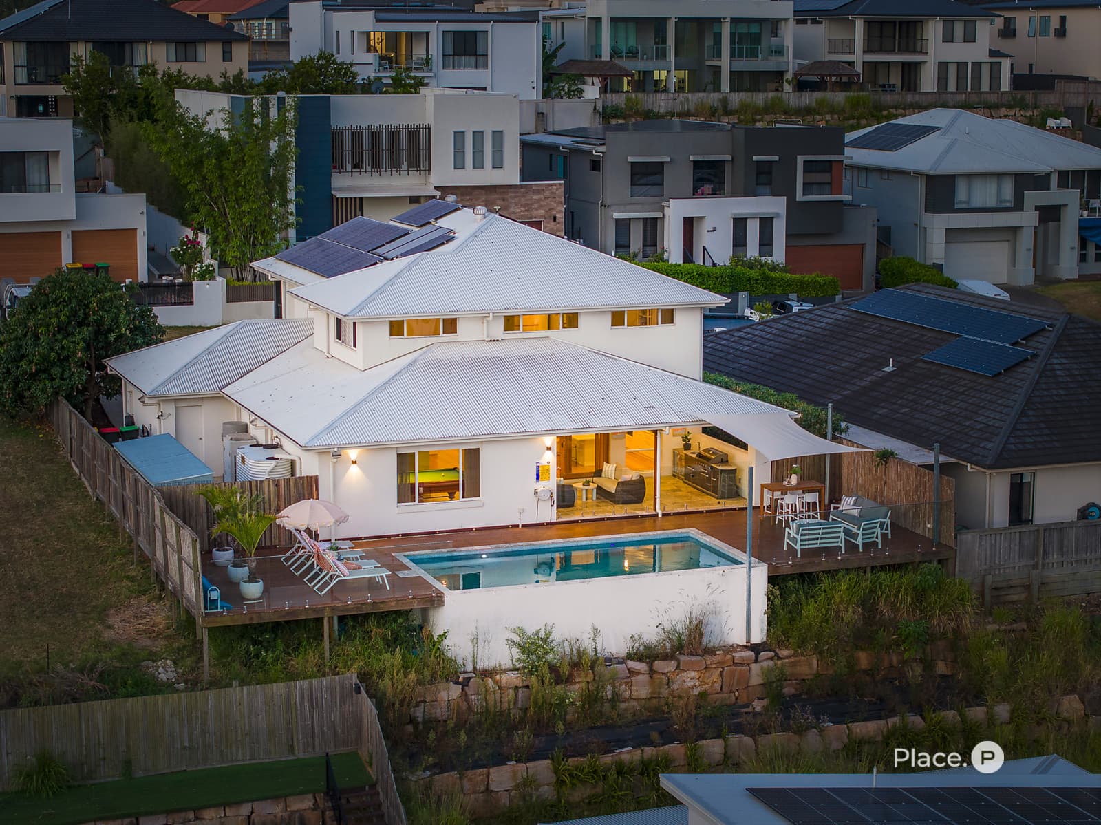 15 Linacre Crescent, Carindale, Carindale — photo 1 of 5