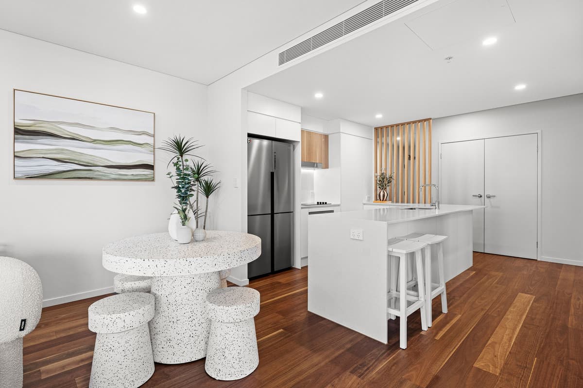13/9 Flora Street, Stones Corner, Stones Corner — photo 1 of 5