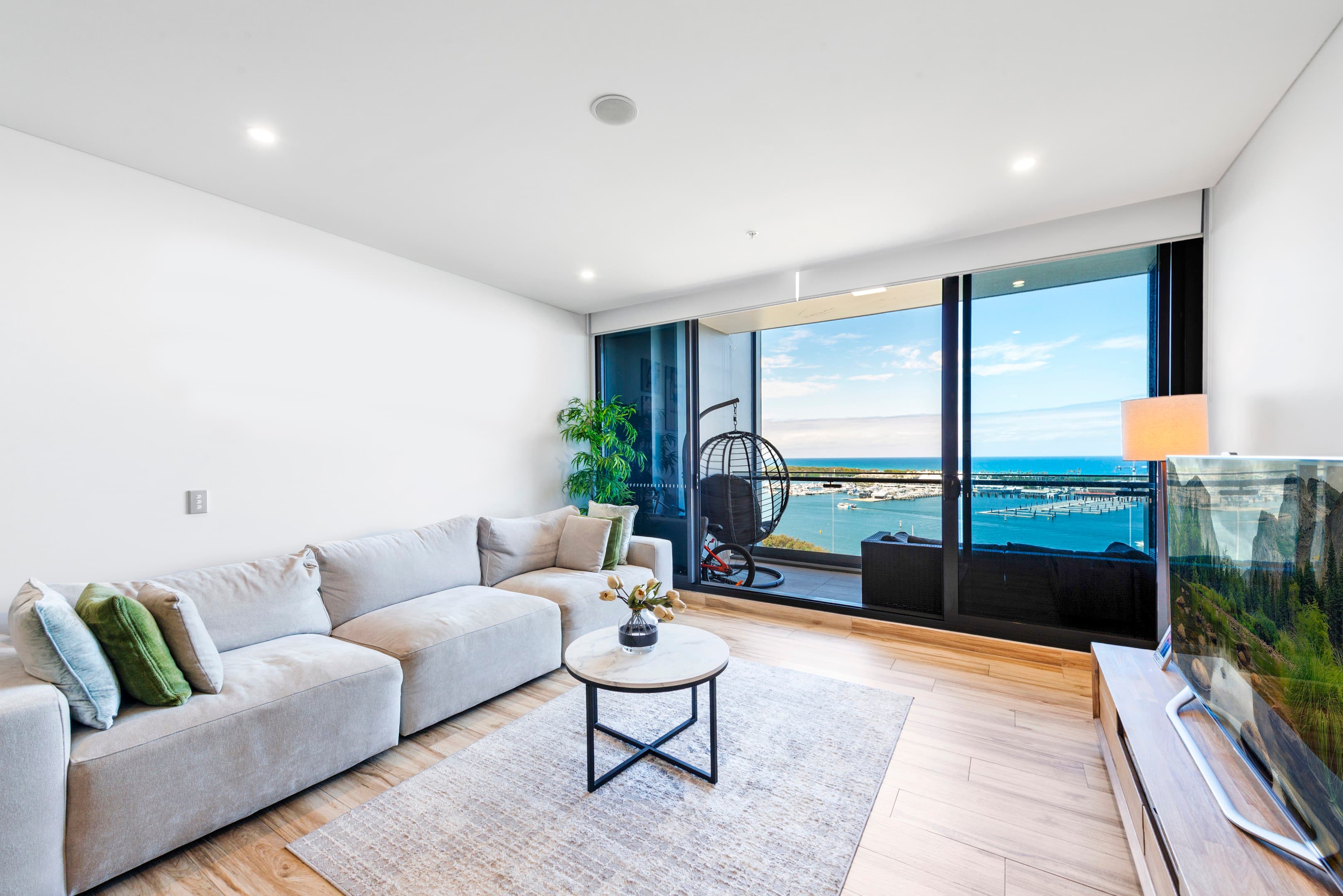 1606/2 Como Crescent, Southport - Image 1