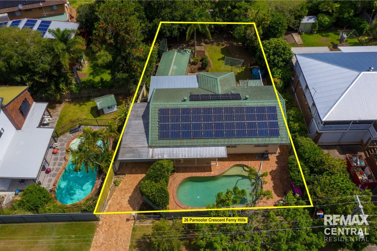 26 Parnoolar Crescent, Ferny Hills, Ferny Hills — photo 1 of 5