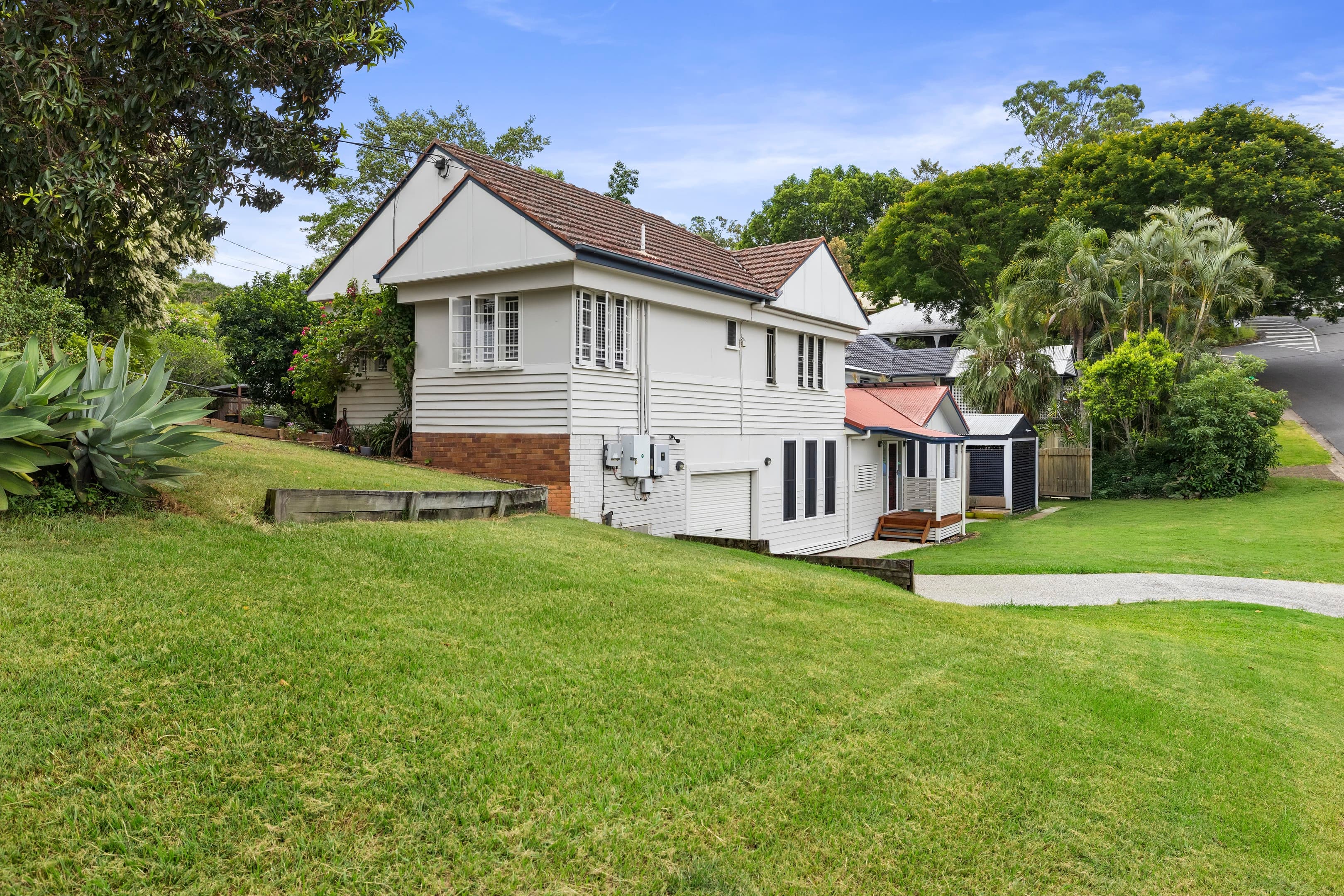 5 Pelion Street, Bardon — photo 1 of 5