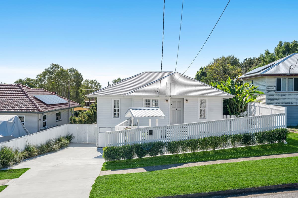 123 Sibley Road, Wynnum West, Wynnum West — photo 1 of 5