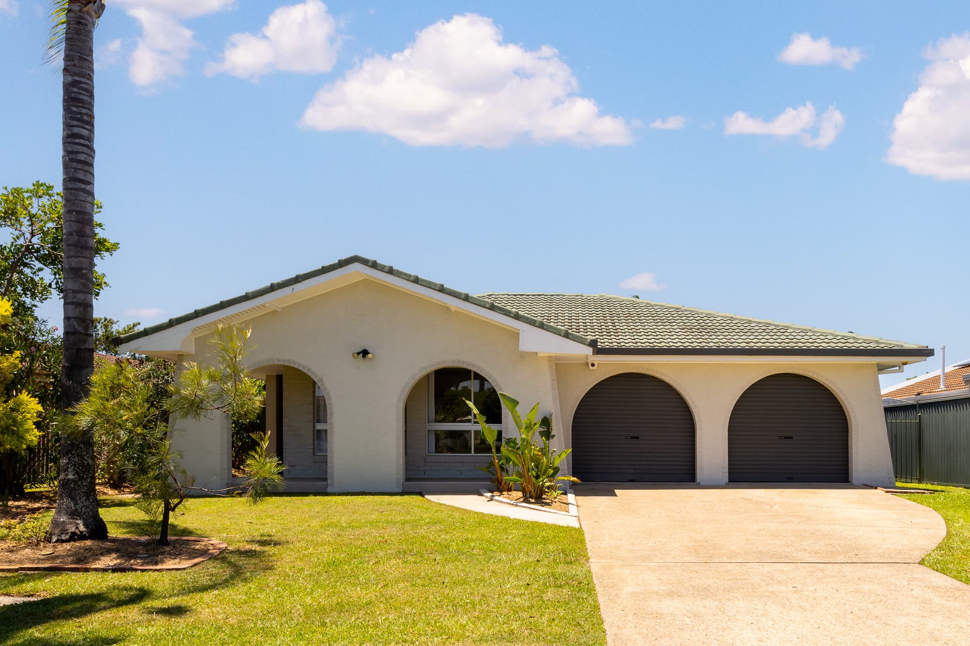 12 Newport Drive, Newport — photo 1 of 5