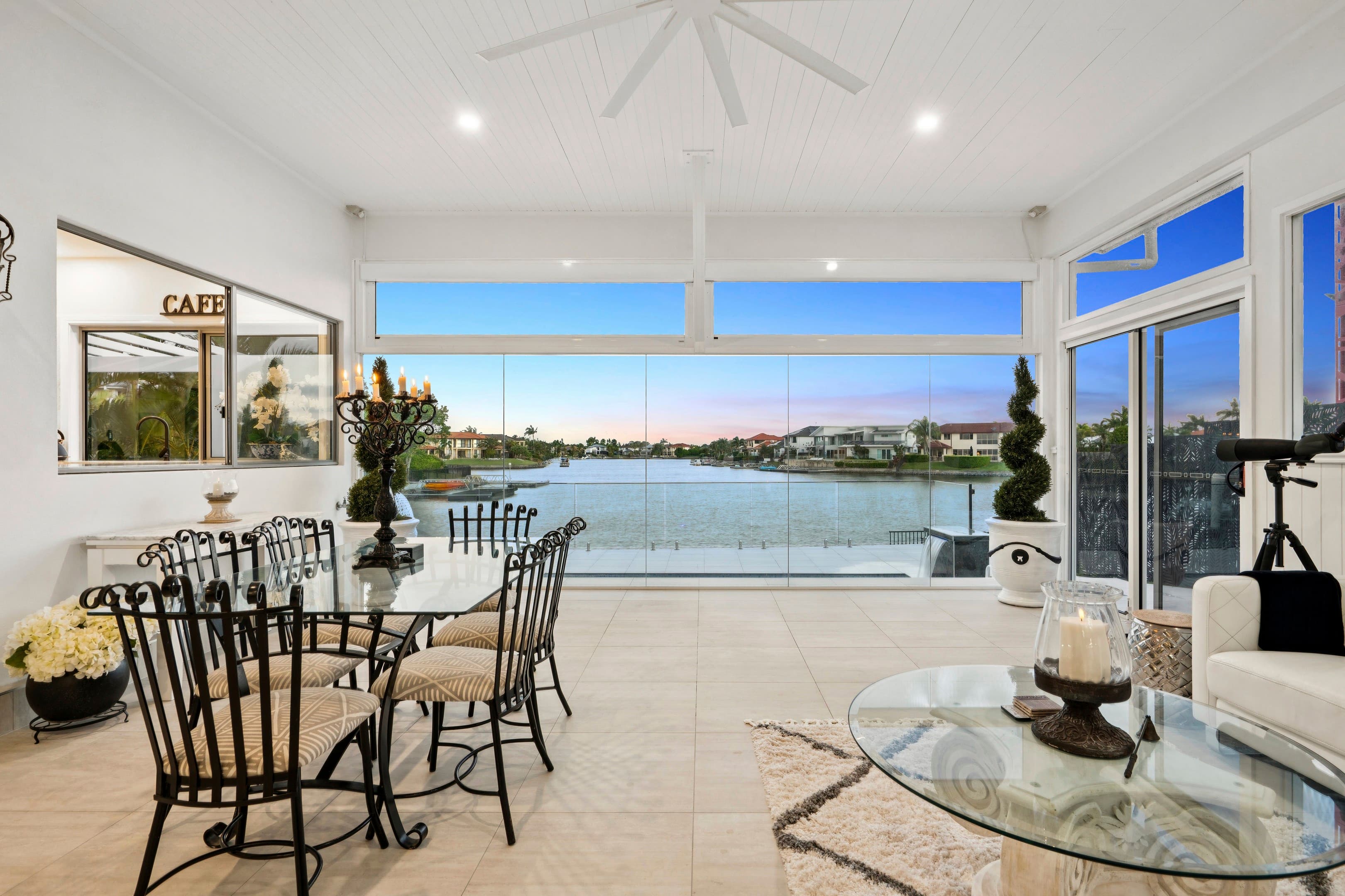 2 Pipers Point, Helensvale — photo 1 of 5