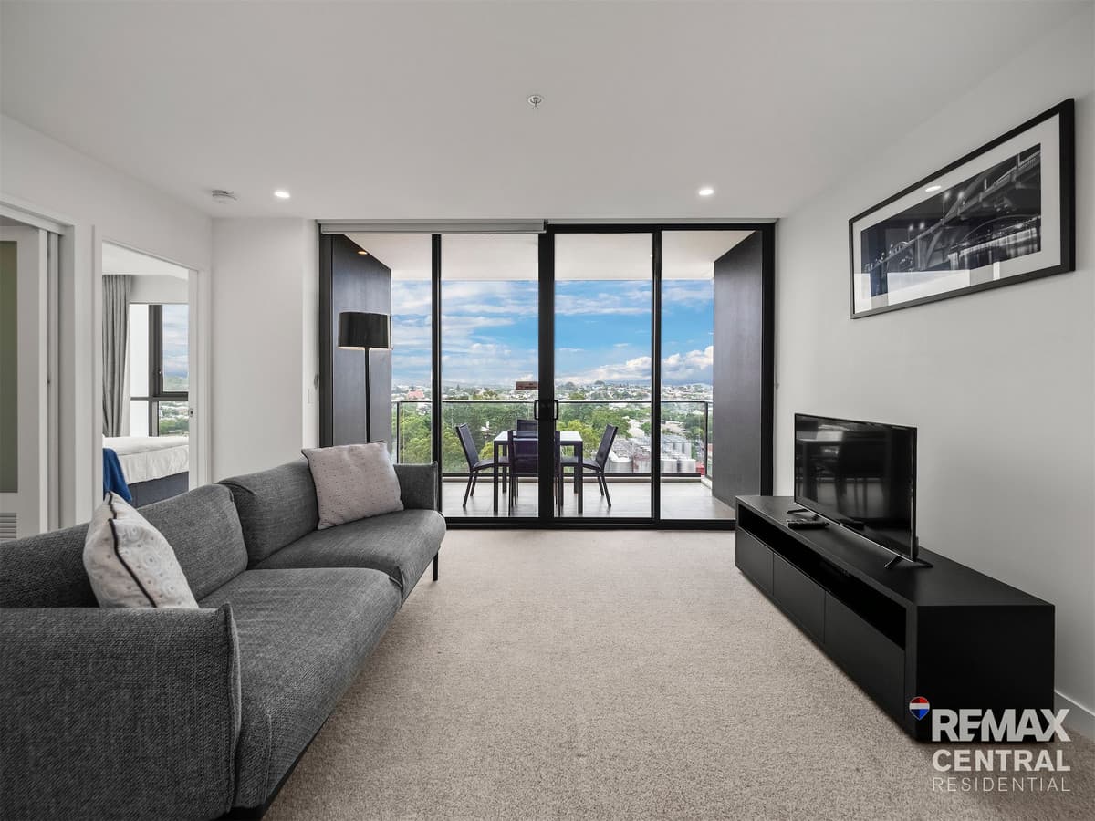 Level 16/55 Railway Terrace, Milton, Milton — photo 1 of 5