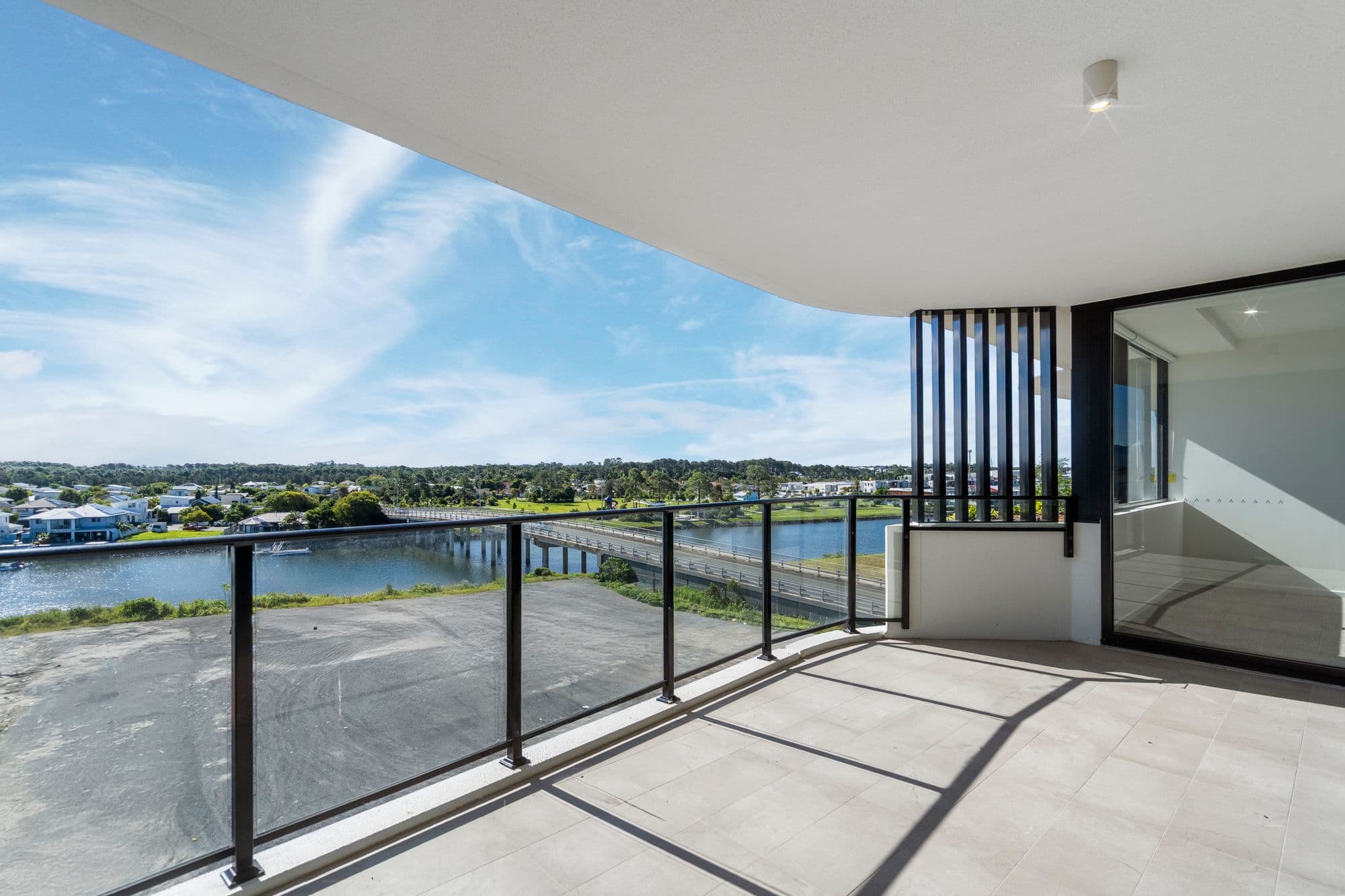 2603/10 Sickle Avenue, Hope Island - Image 1