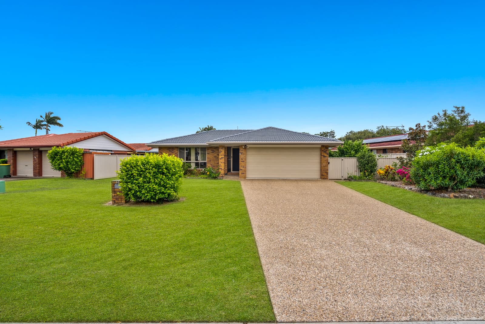 50 Avocado Street, Elanora, Elanora — photo 1 of 5