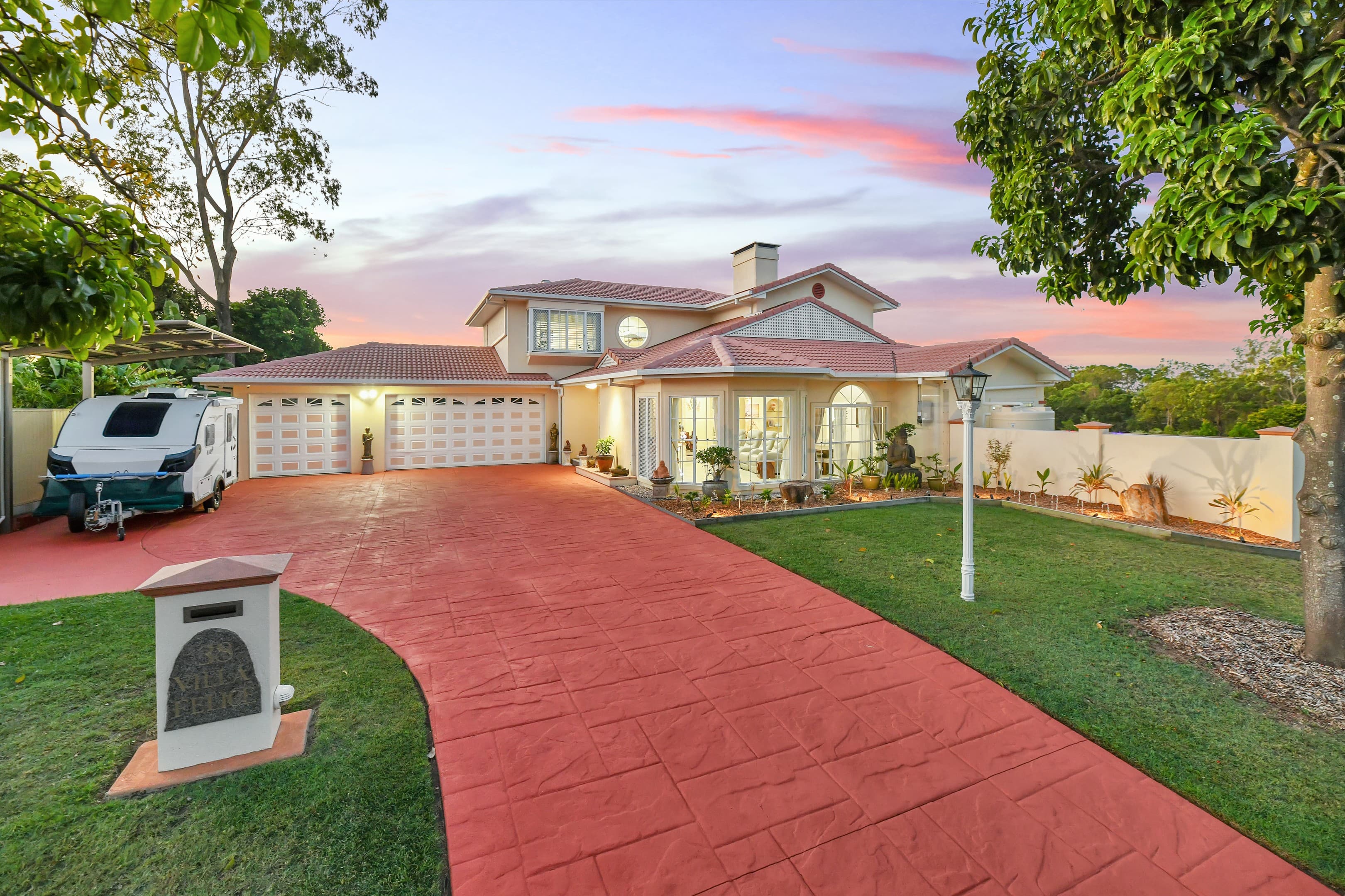 38 Renoir Cr, Forest Lake - Image 1