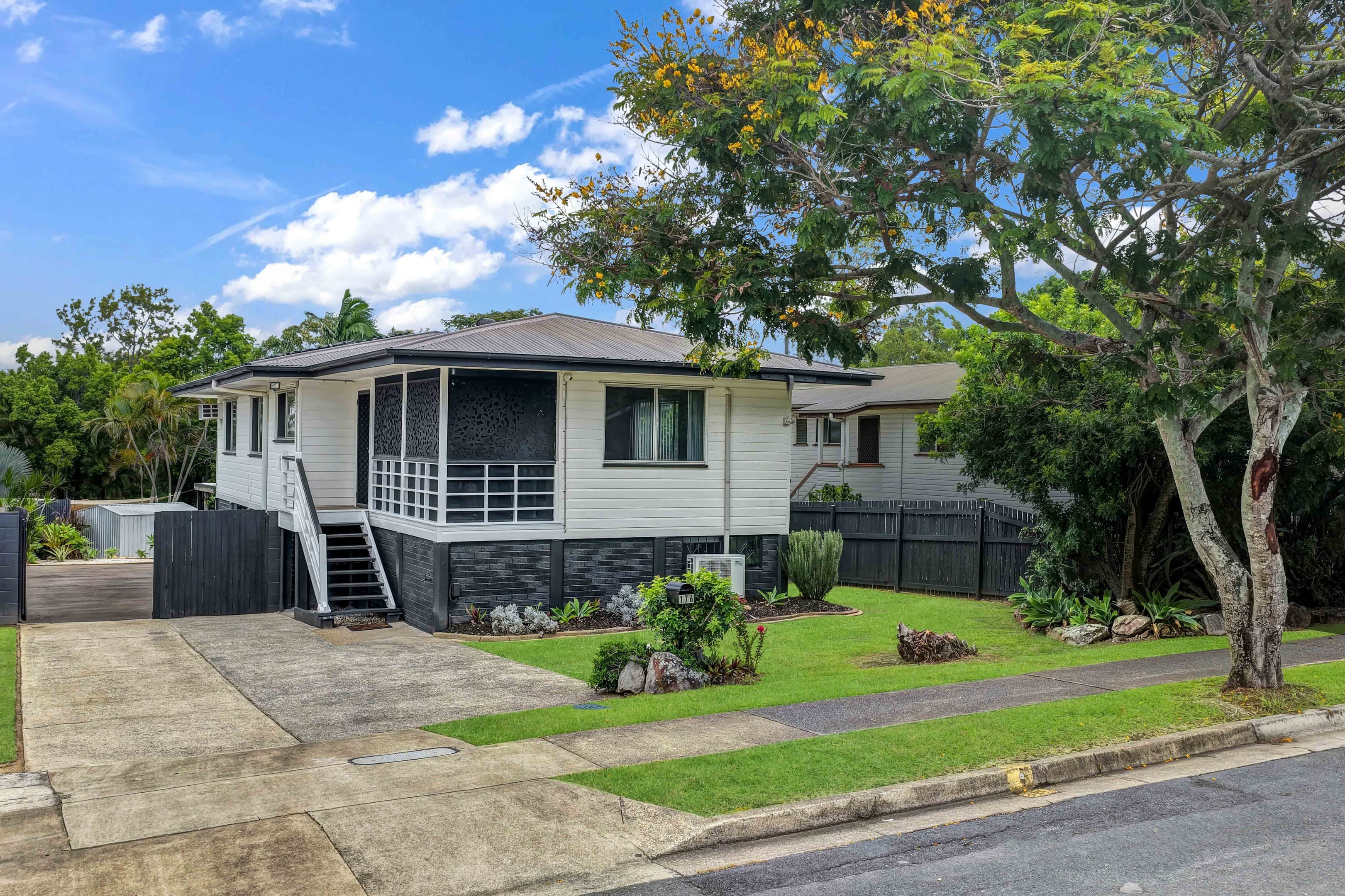 176 Smith Road, Woodridge, Woodridge — photo 1 of 5