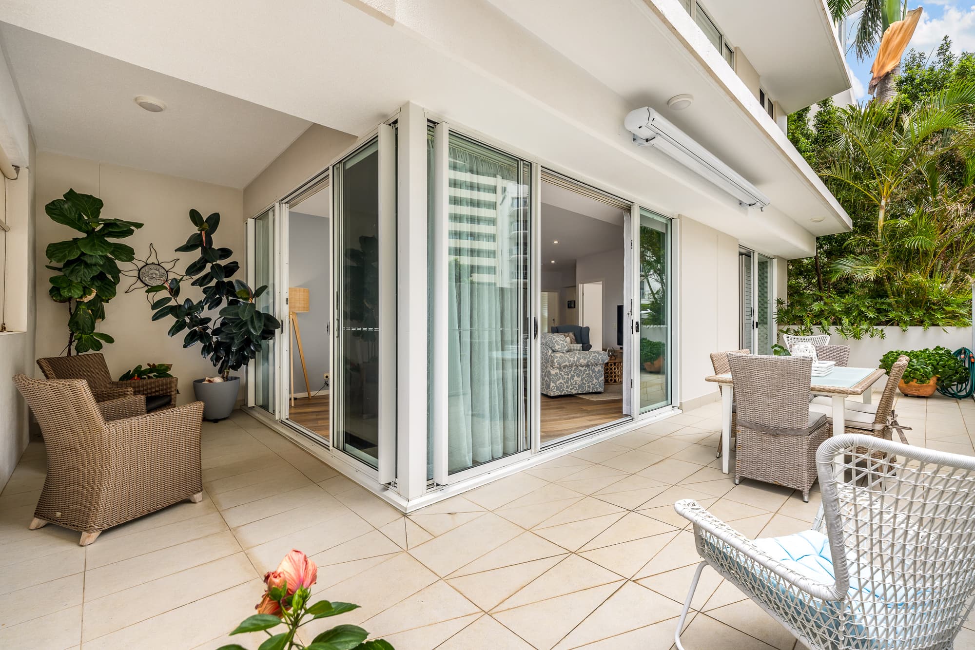 100/87 Marine Parade, Redcliffe, Redcliffe — photo 1 of 5