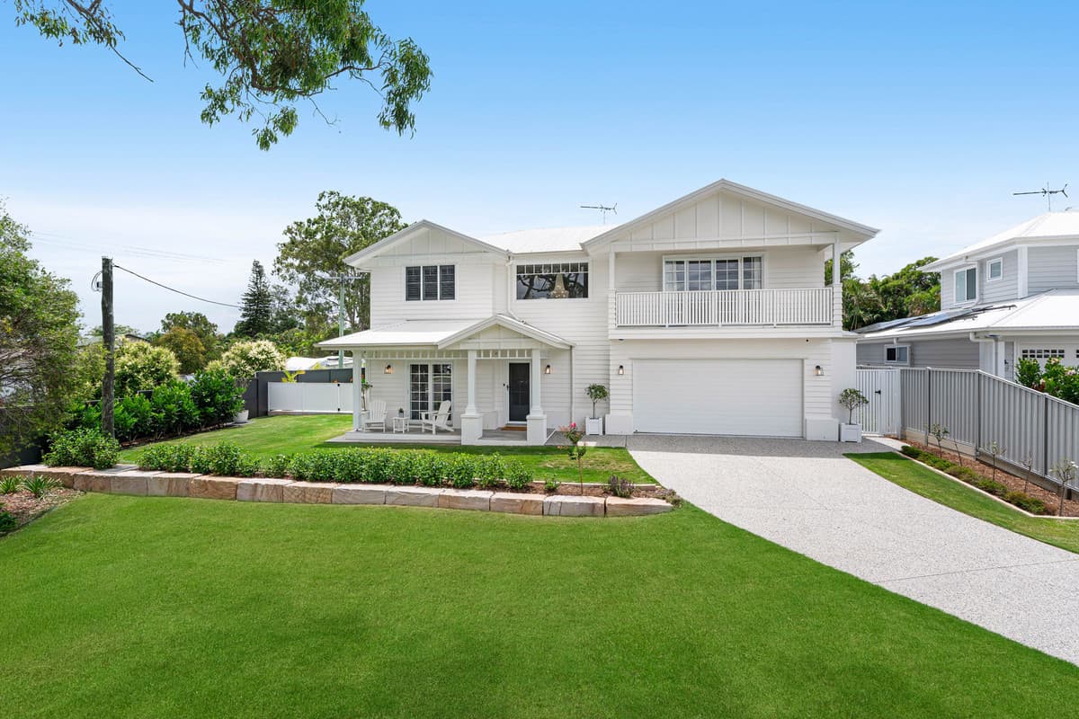 16 Nora Street, Thorneside, Thorneside — photo 1 of 5