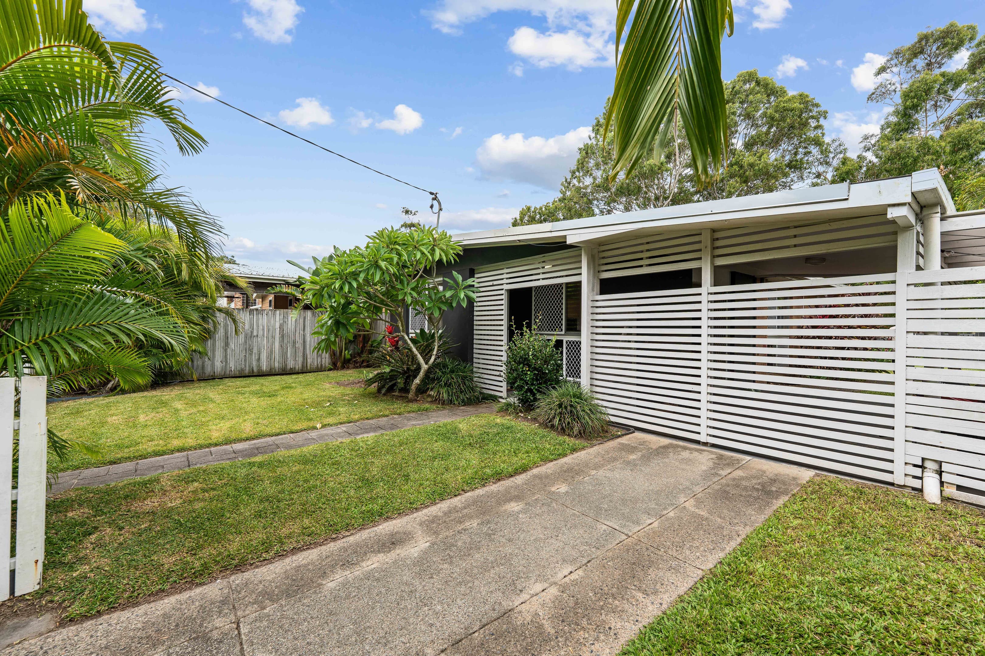 11 Carlyle Drive, Currumbin, Currumbin — photo 1 of 5