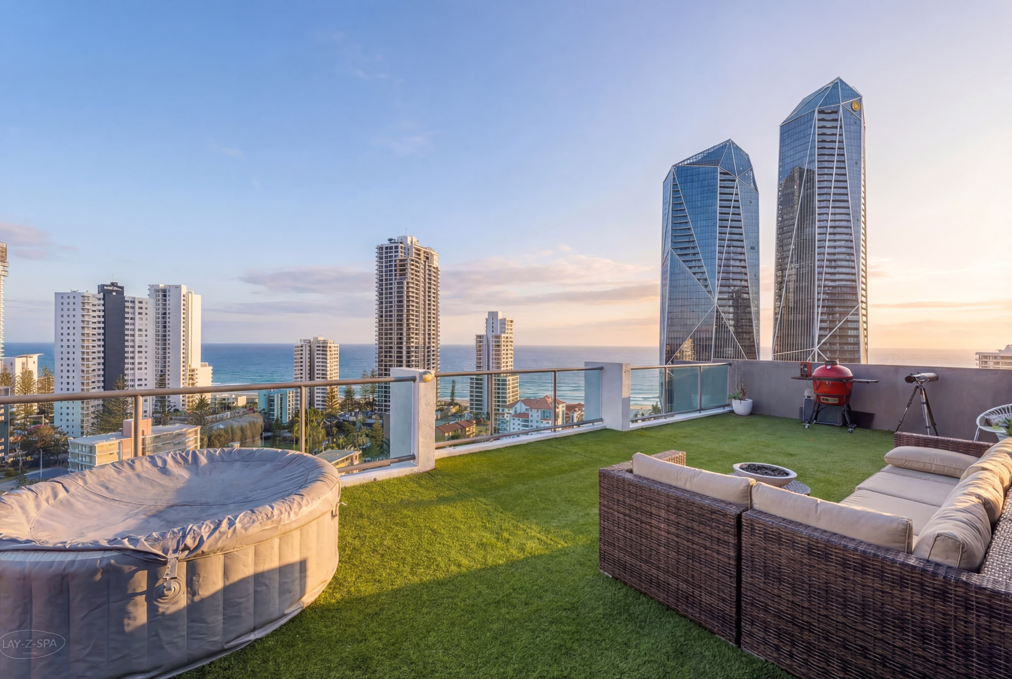 1403/2865 Gold Coast Highway, Surfers Paradise - Image 1