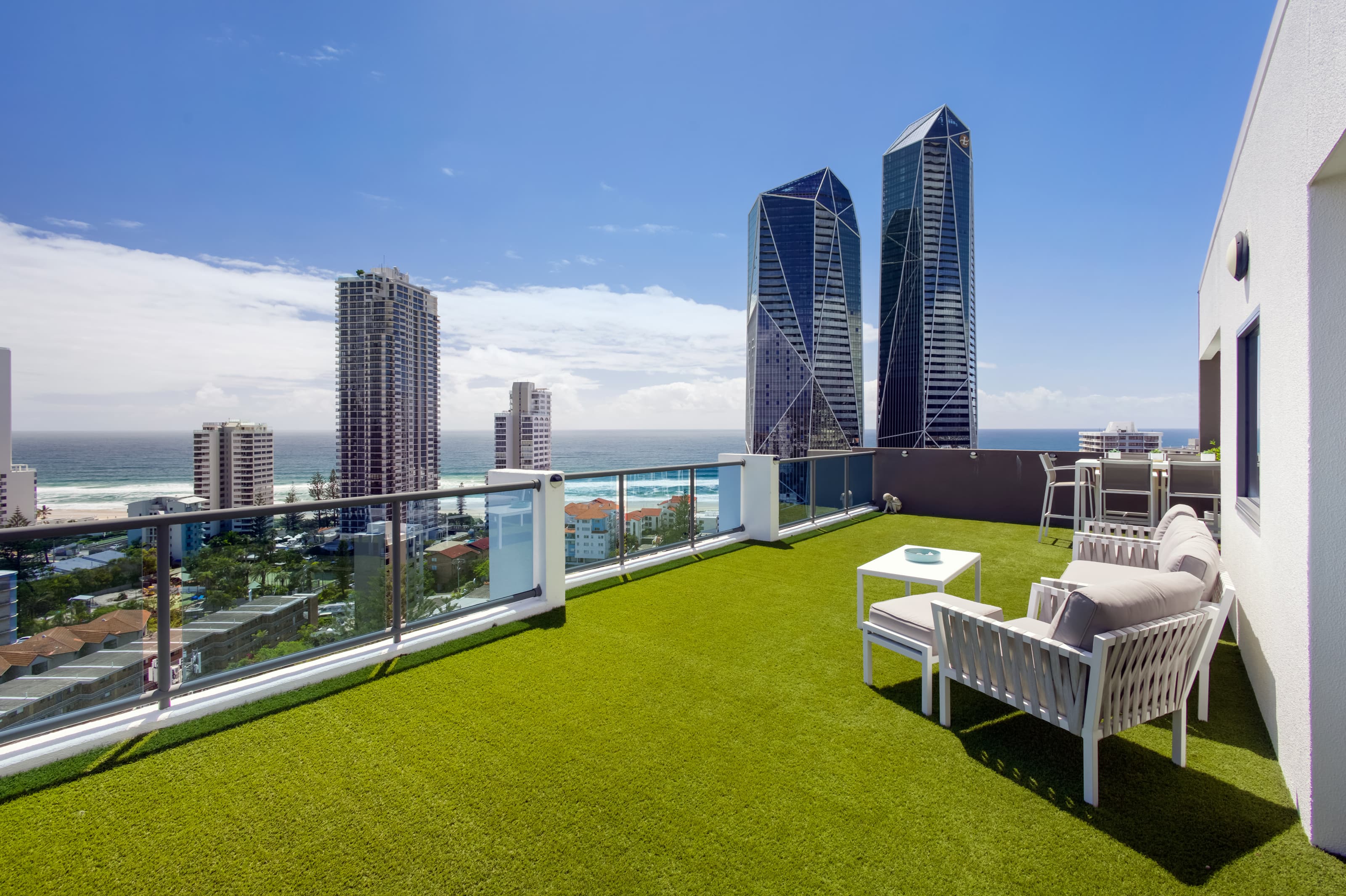 1403/2865 Gold Coast Highway, Surfers Paradise — photo 1 of 5