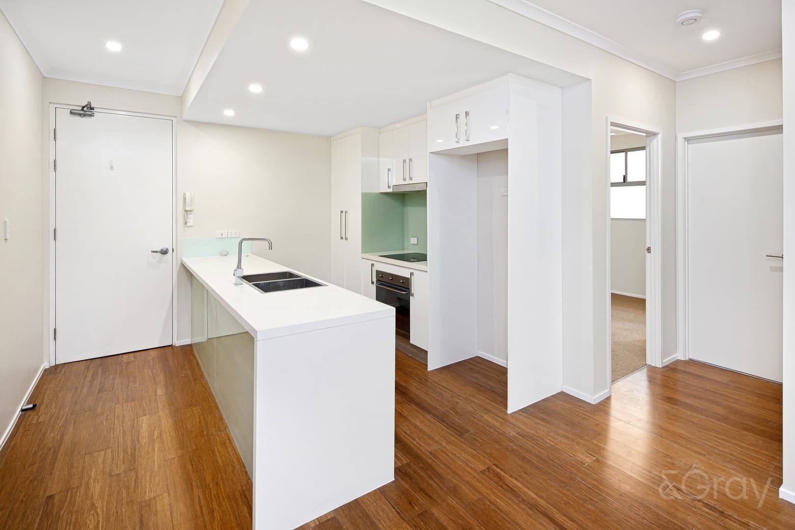 2/586 Sherwood Road, Sherwood - Image 1