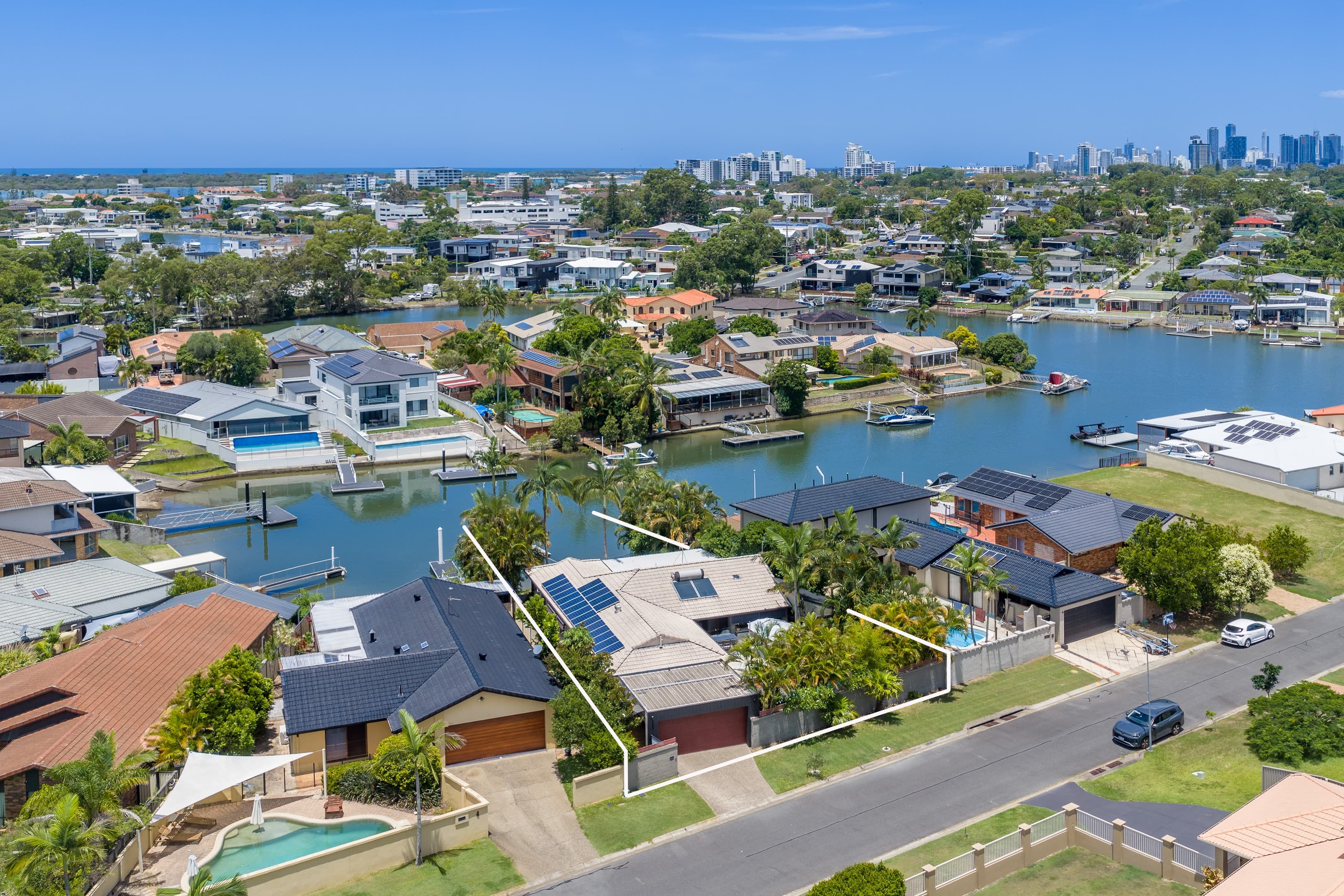 6 Nautilus Place, Biggera Waters, Biggera Waters — photo 1 of 5