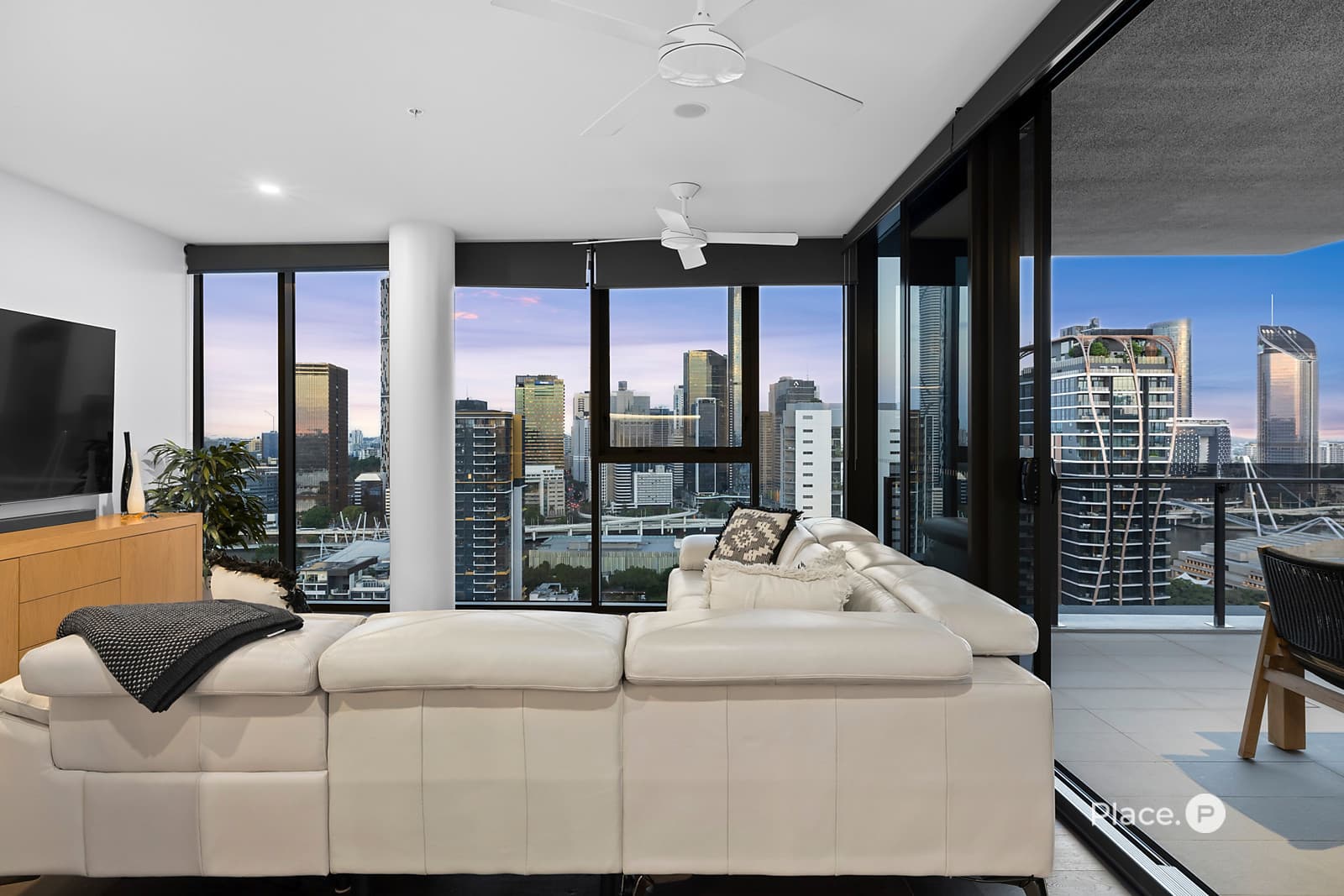 13105/1 Cordelia Street, South Brisbane, South Brisbane — photo 1 of 5