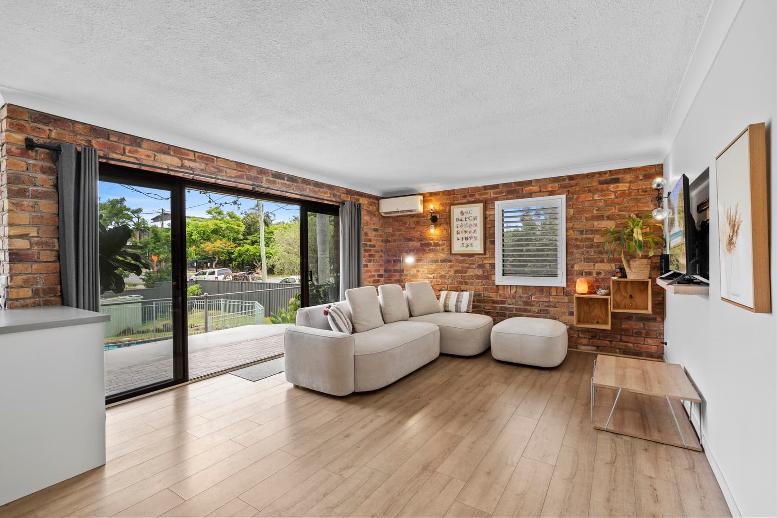 1/115 Park Road, Yeronga, Yeronga — photo 1 of 5