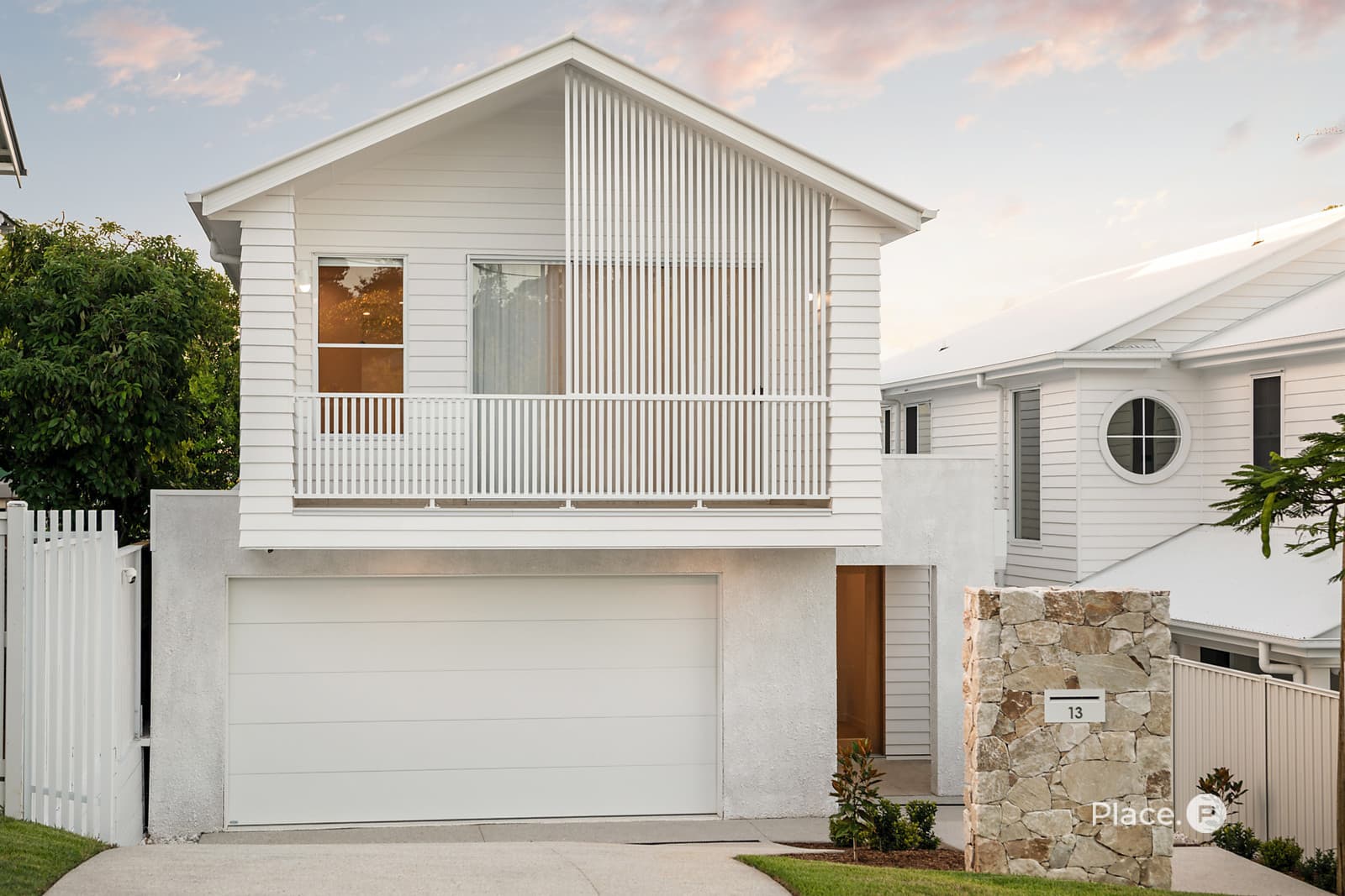 13 Boronia Avenue, Holland Park West, Holland Park West — photo 1 of 5