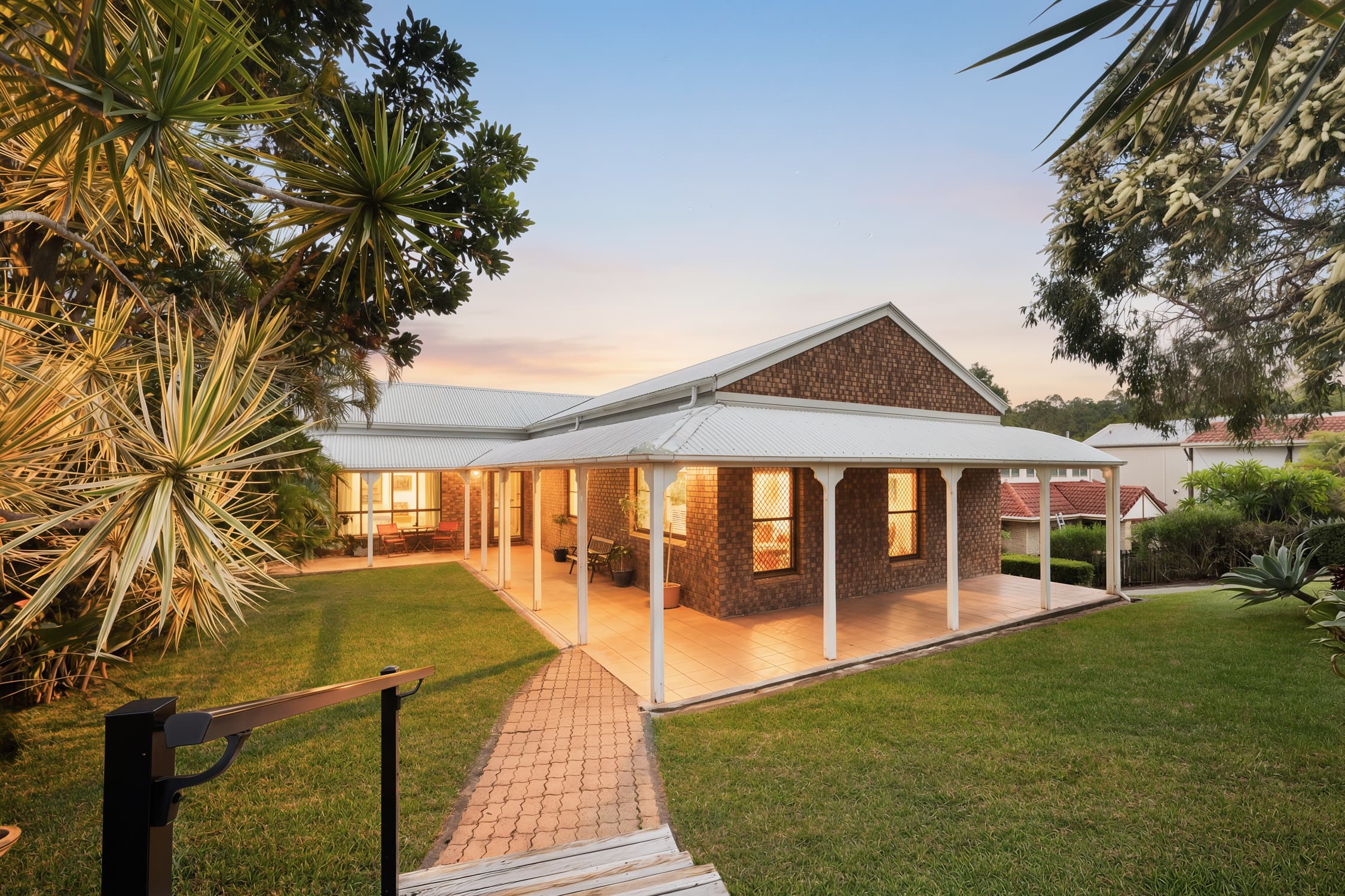 22 Peppertree Street, Sinnamon Park, Sinnamon Park — photo 1 of 5