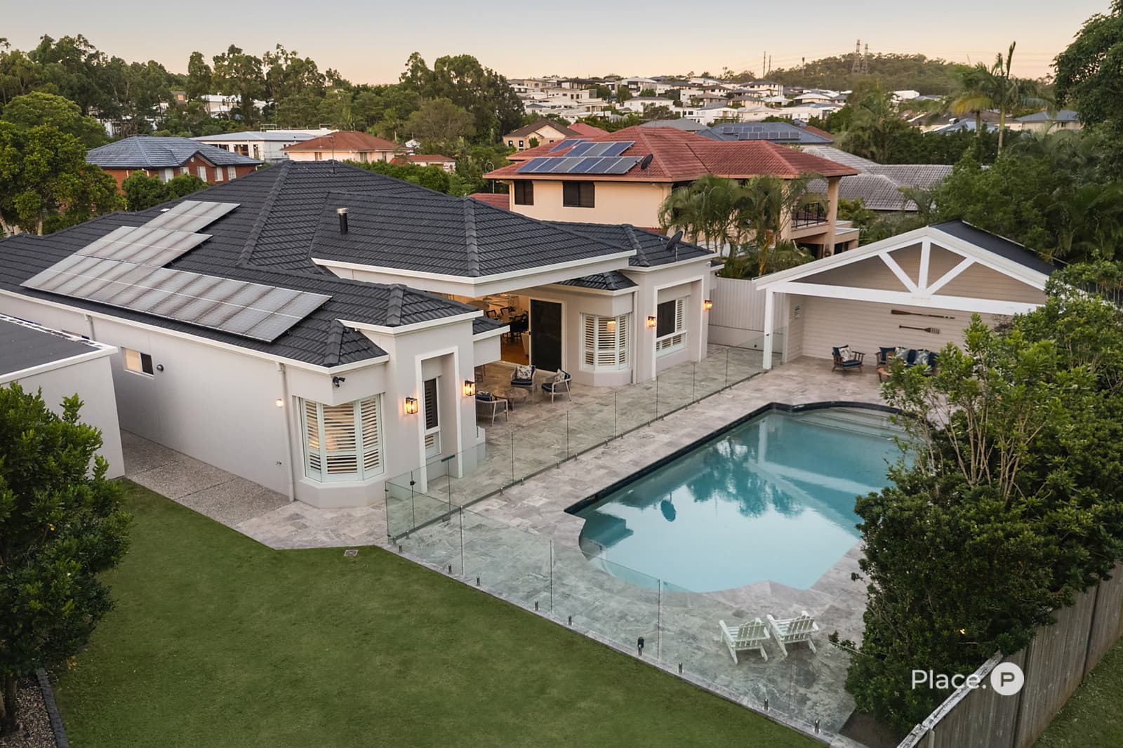 14 Beckenham Place, Carindale, Carindale — photo 1 of 5