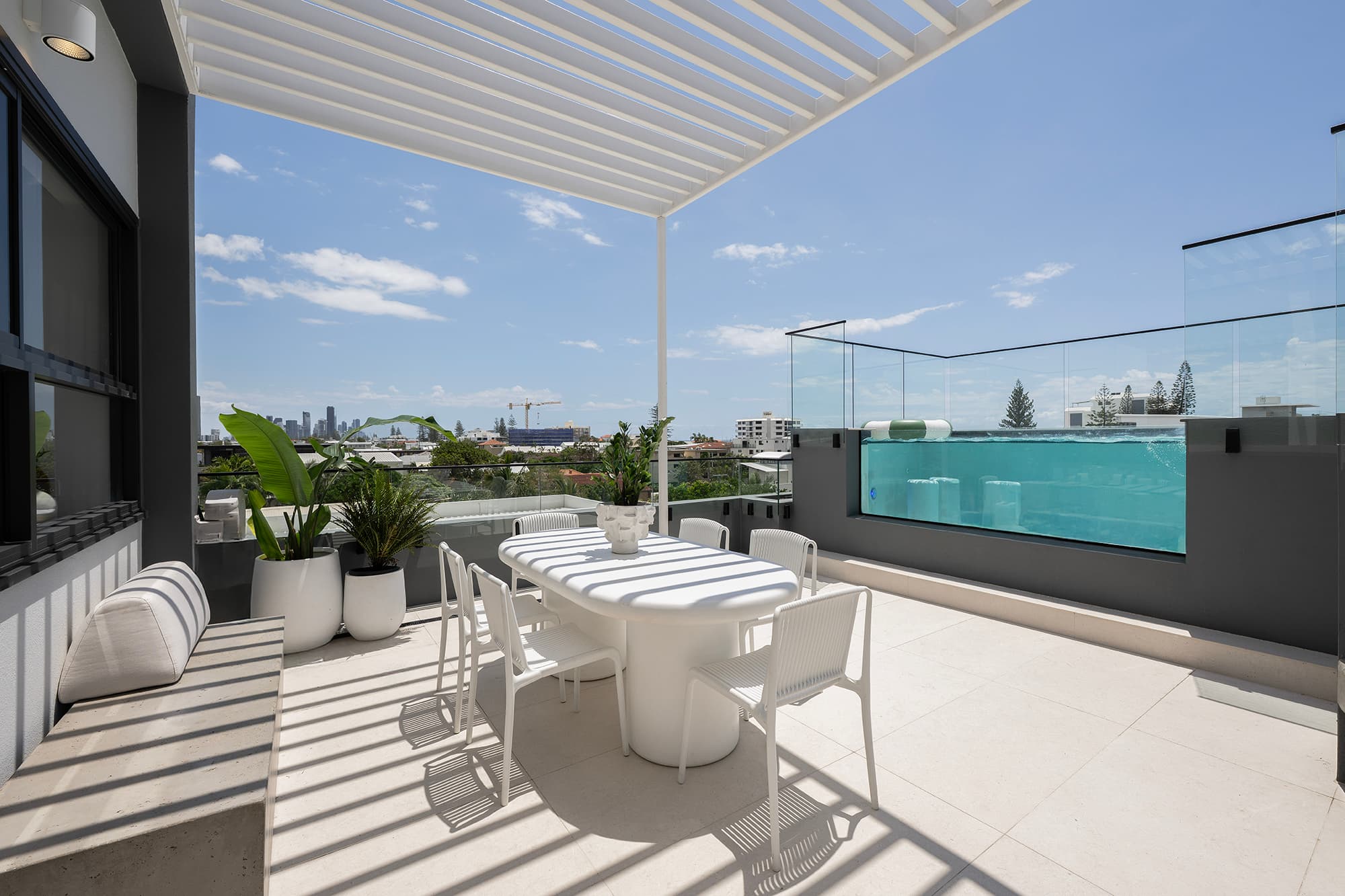 3/3 Petrel Avenue, Mermaid Beach — photo 1 of 5