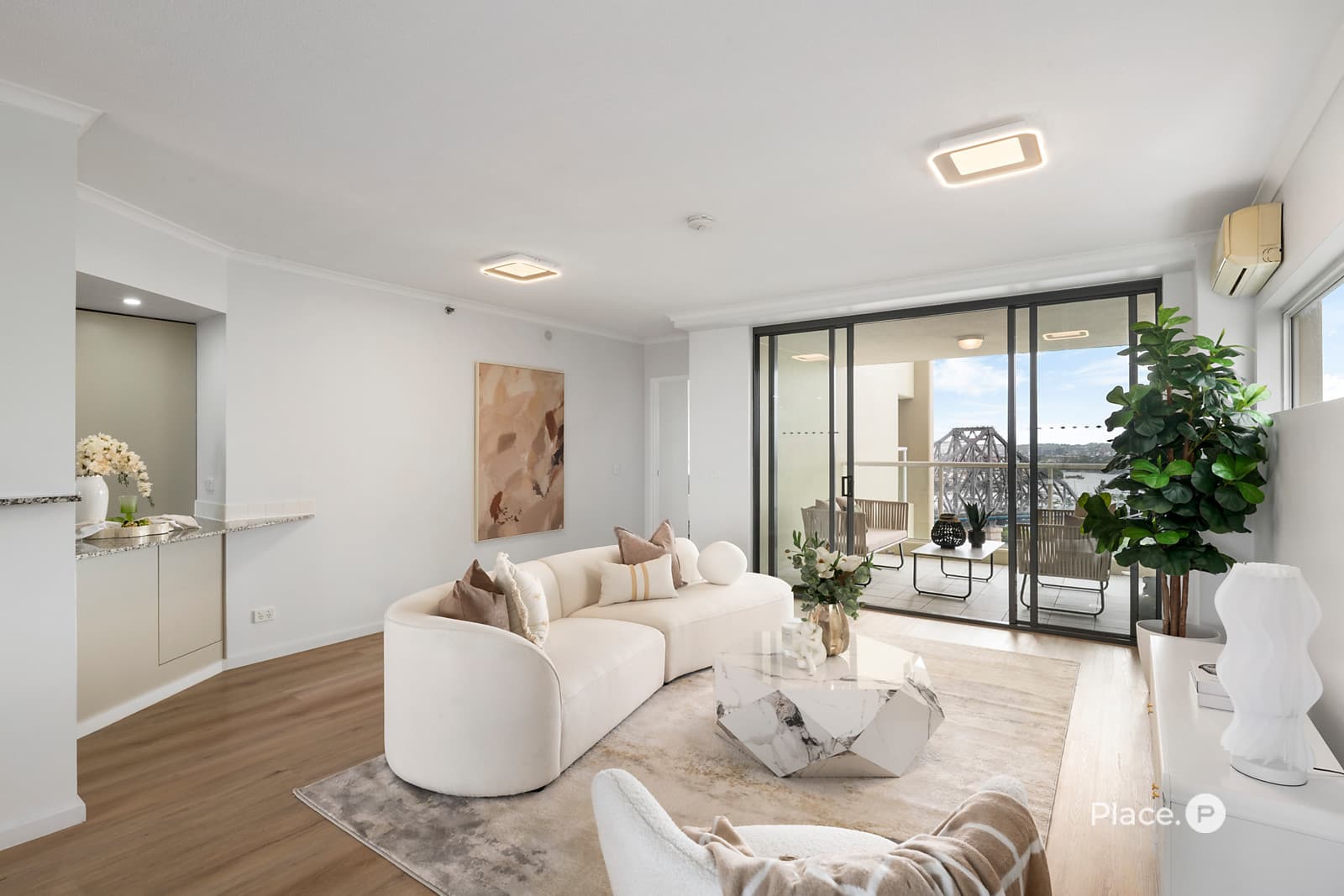 180/82 Boundary Street, Brisbane City - Image 1