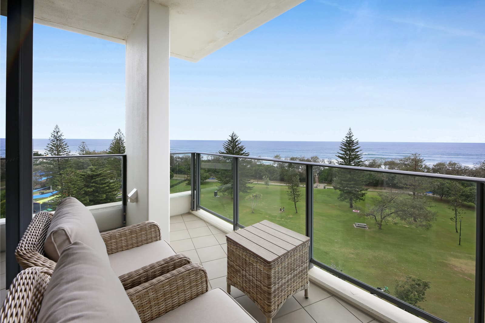 21/173 Old Burleigh Road, Broadbeach — photo 1 of 5