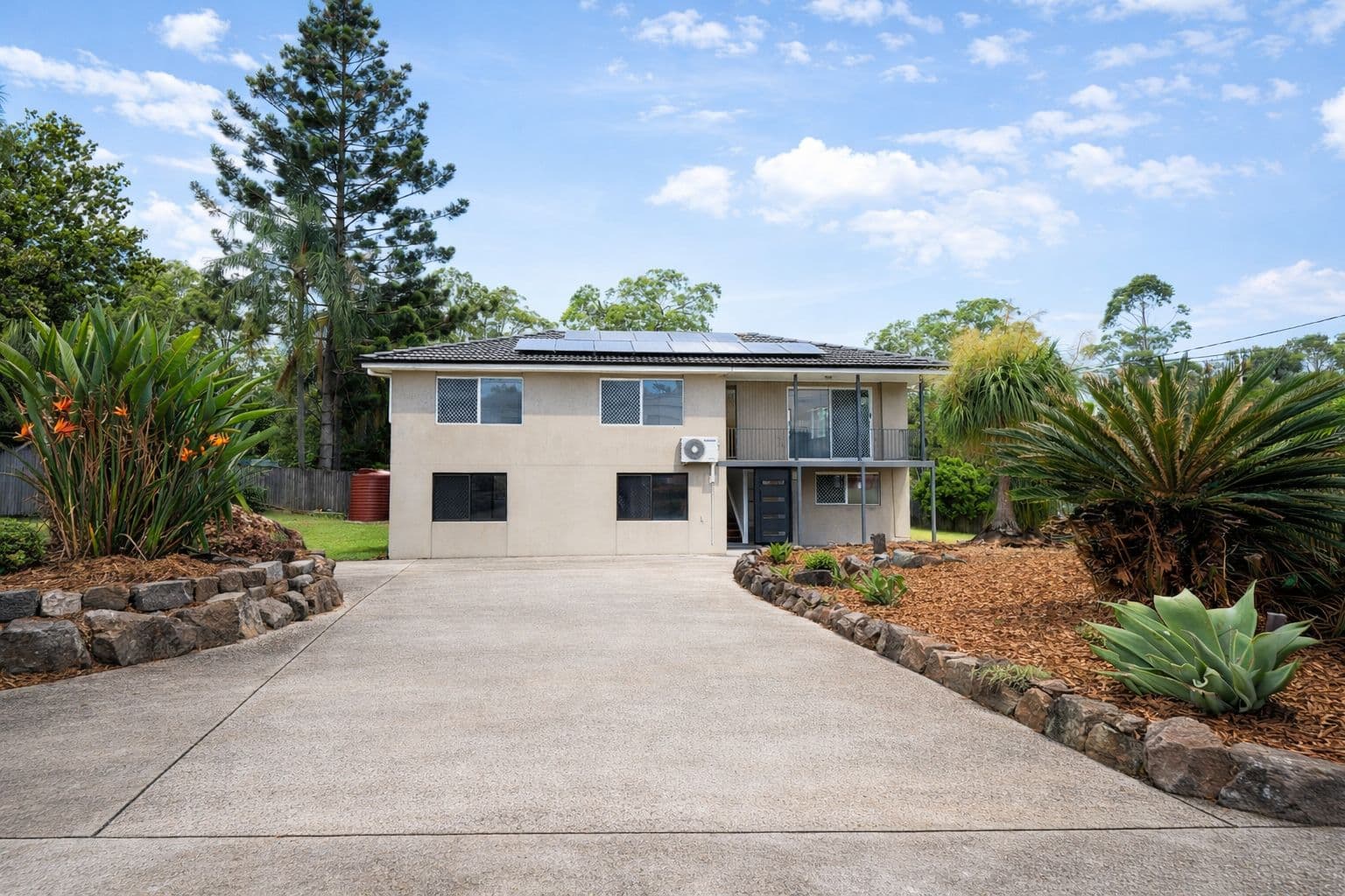 10 Bimbadeen Drive, Loganholme — photo 1 of 5