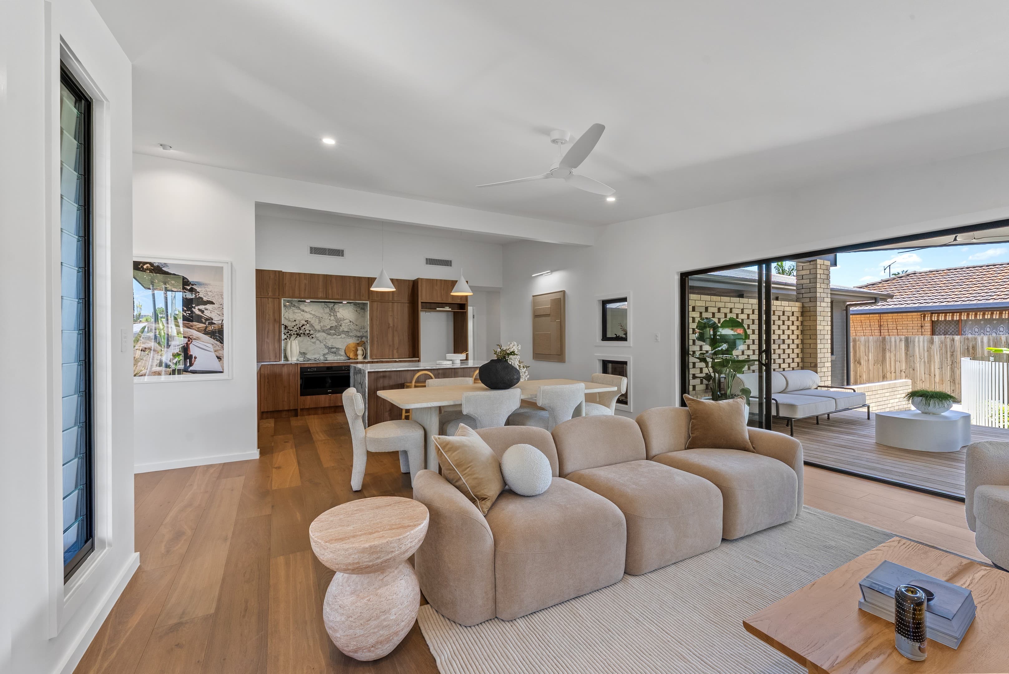 1/189 Bayview Street, Runaway Bay — photo 1 of 5