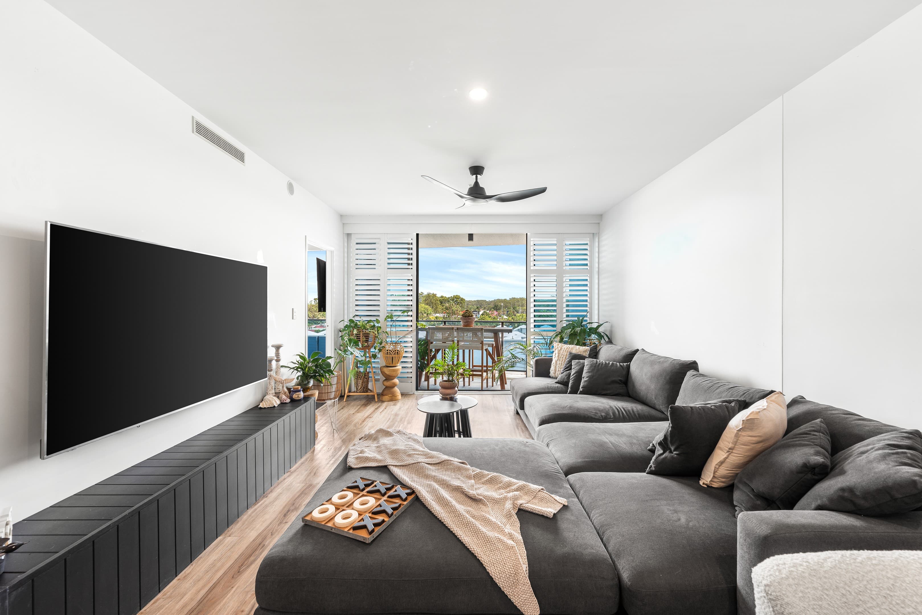 4410/5 Harbour Side Court, Biggera Waters, Biggera Waters — photo 1 of 5