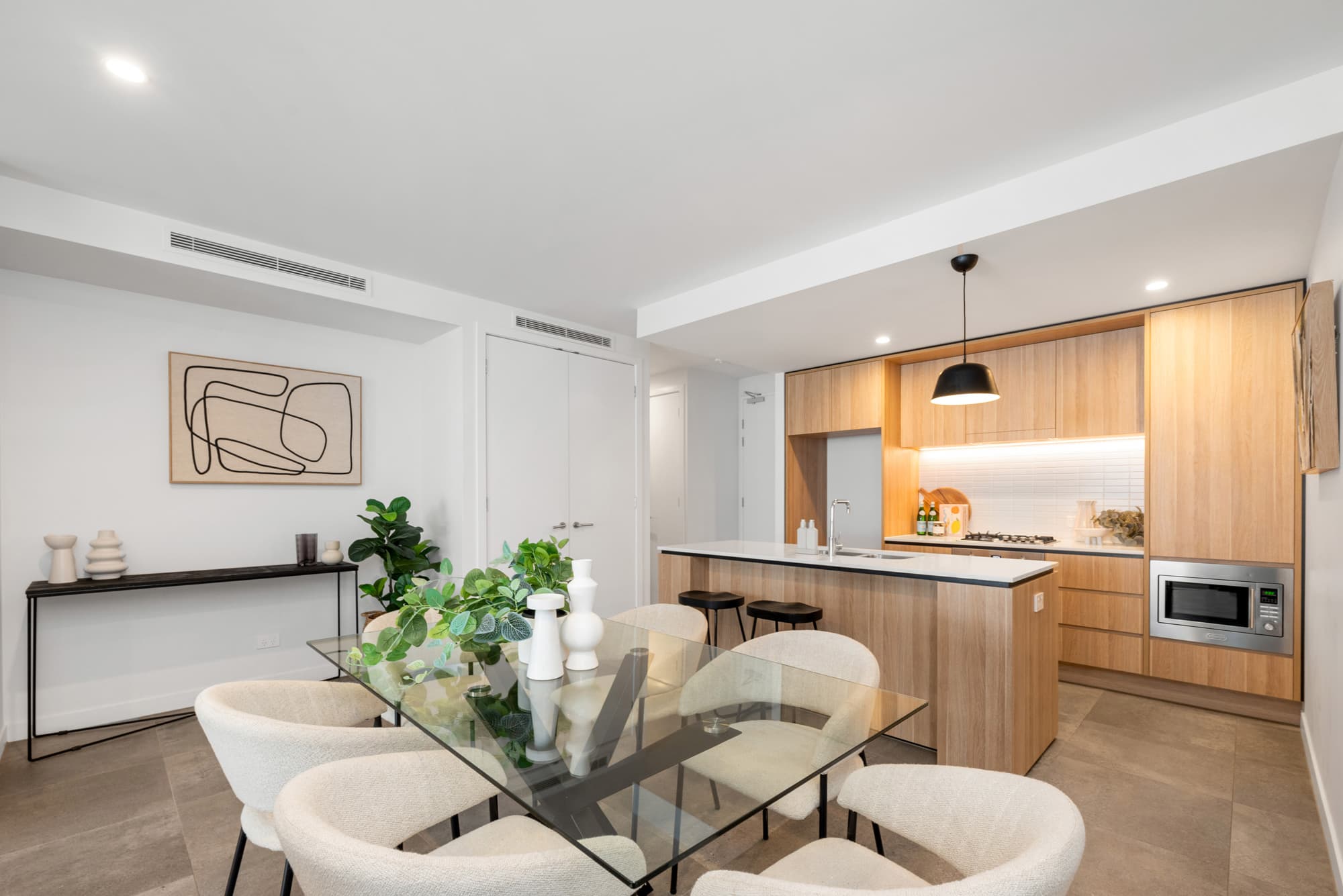 504/186 Clarence Road, Indooroopilly, Indooroopilly — photo 1 of 5