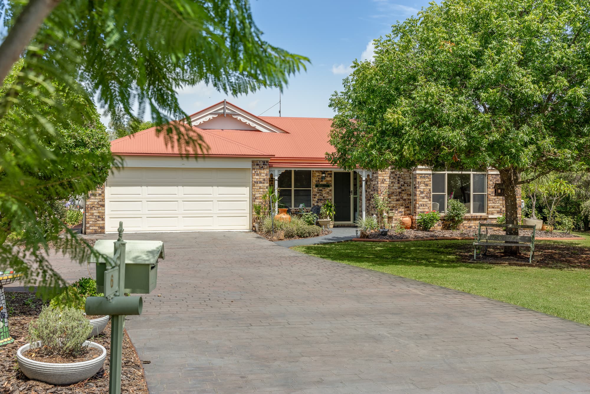 6 Derry Place, Hodgson Vale - Image 1