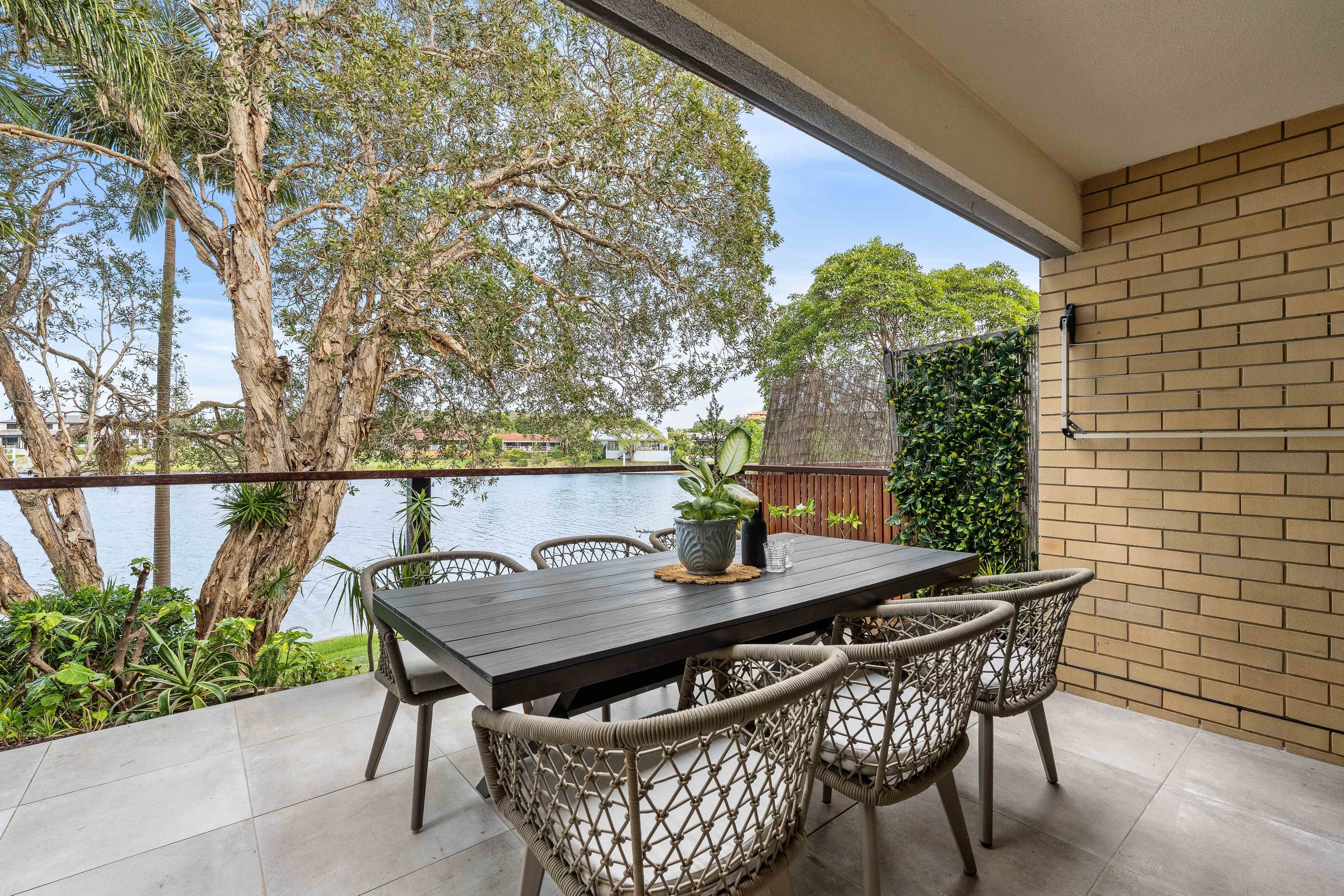 19/20-24 Barbet Place, Burleigh Waters, Burleigh Waters — photo 1 of 5