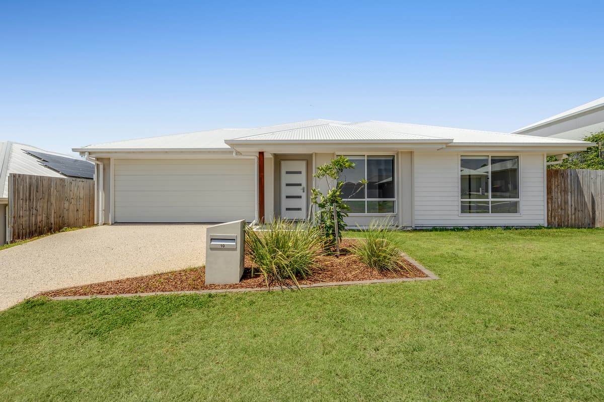 10 Broadmead Street, Glenvale, Glenvale — photo 1 of 5