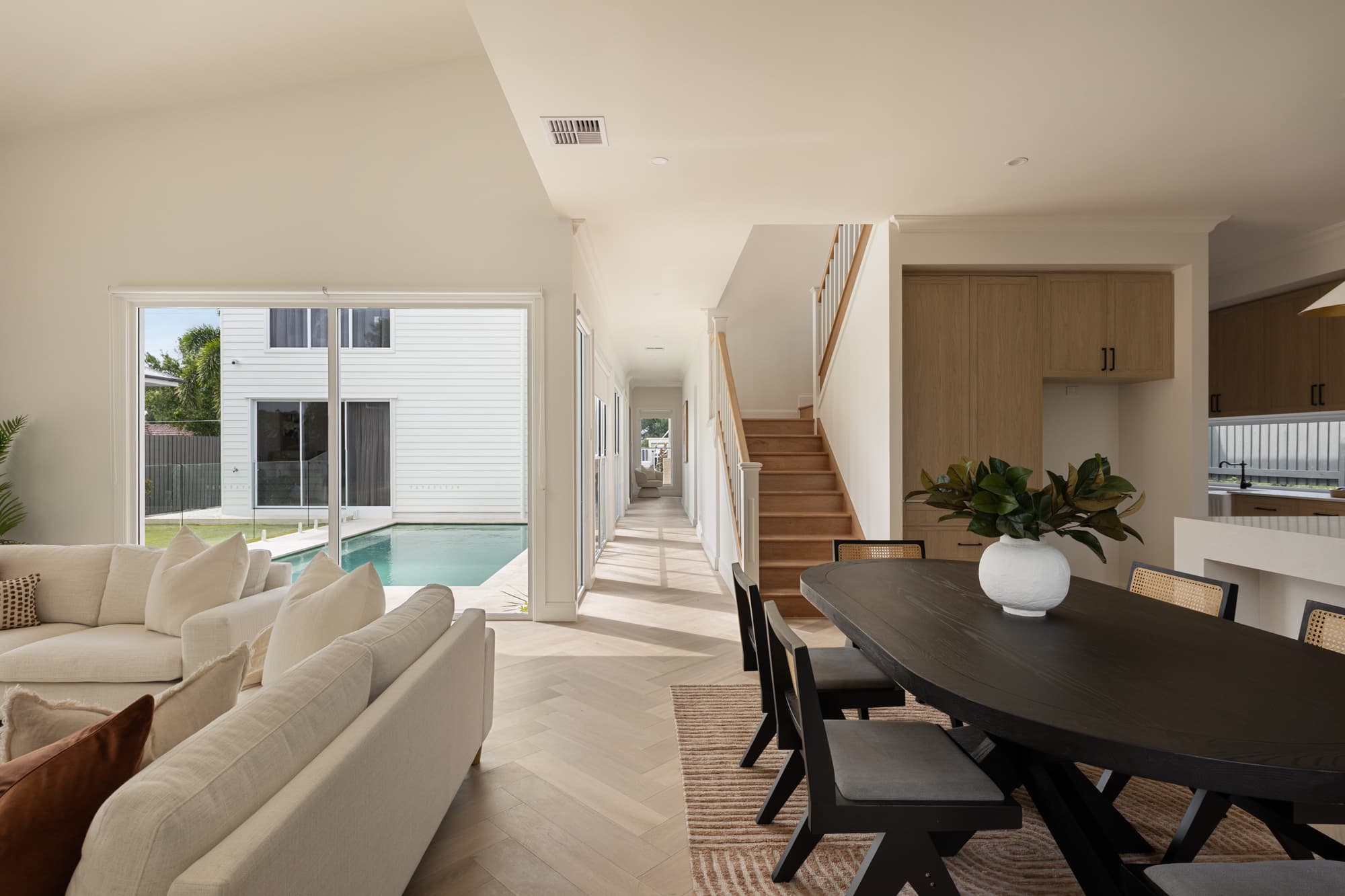 87 Galsworthy Street, Holland Park West, Holland Park West — photo 1 of 5