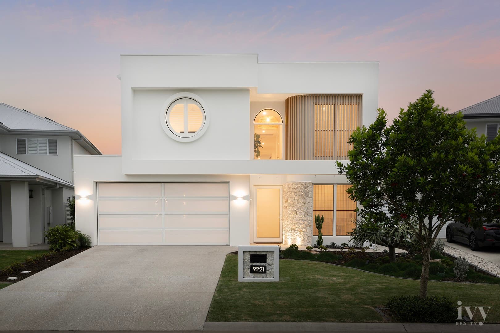 9221 Peter Senior Drive, Hope Island, Hope Island — photo 1 of 5