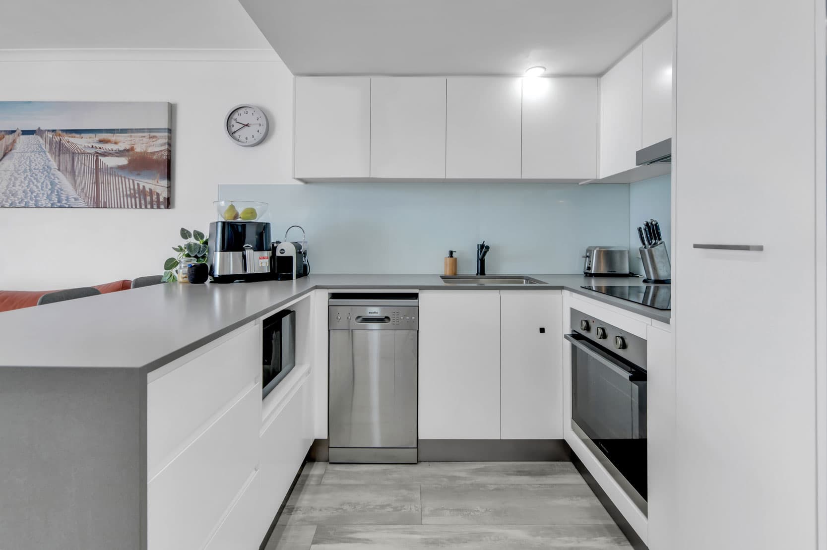 15/193-195 Surf Parade, Surfers Paradise - Image 1