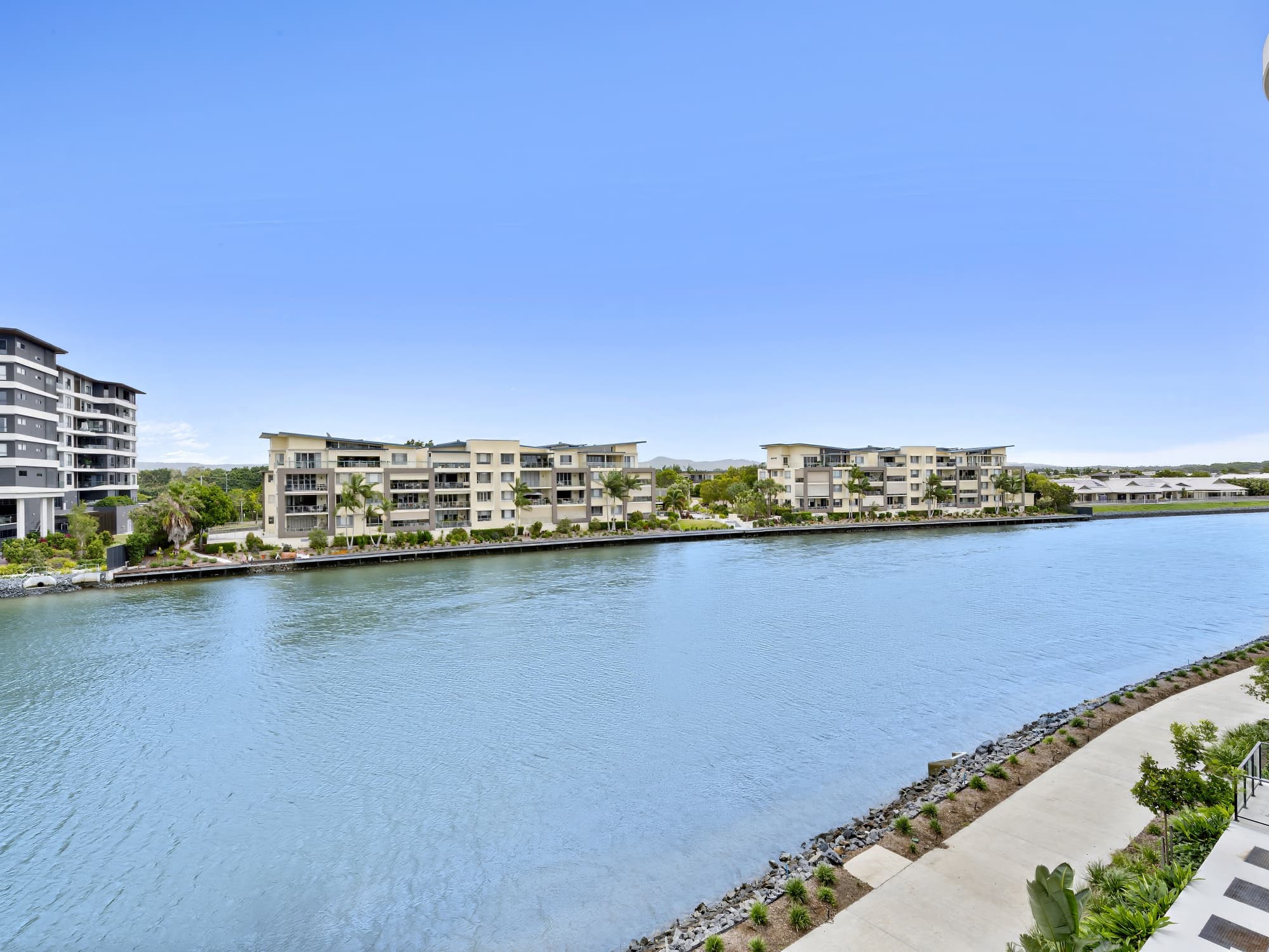 1306/10 Sickle Avenue, Hope Island — photo 1 of 5