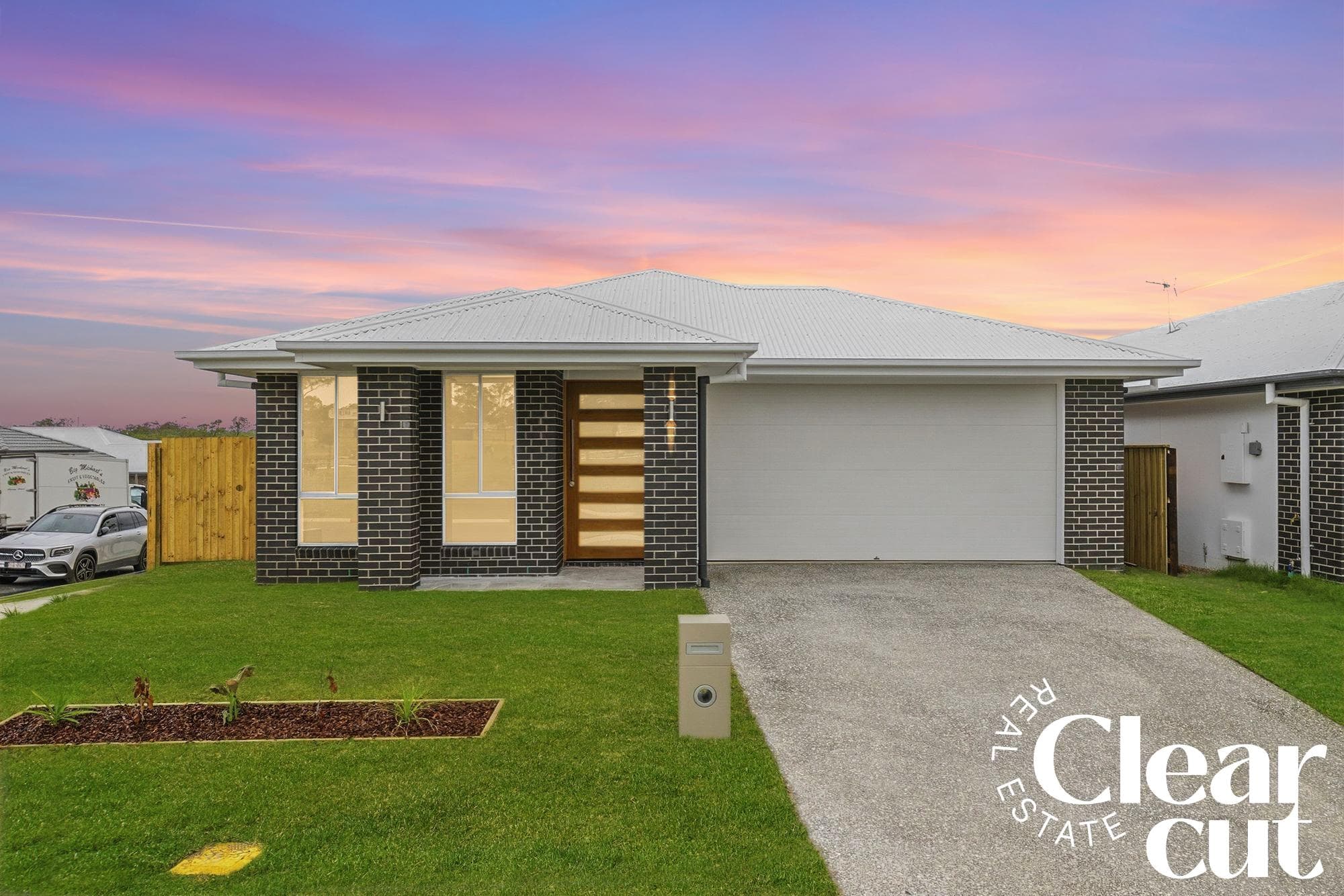 32 Field Crescent, Greenbank, Greenbank — photo 1 of 5