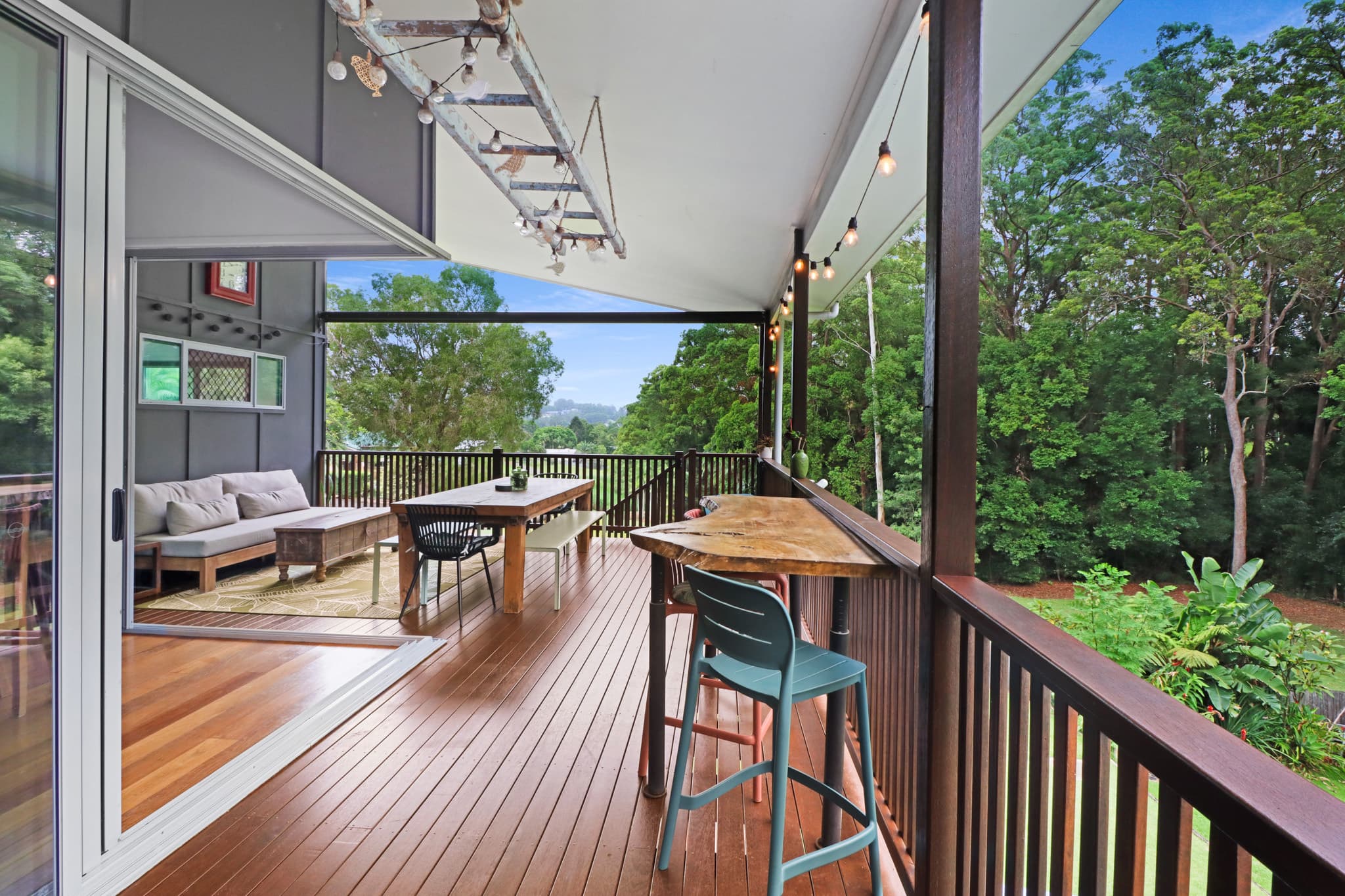 7 Linsay Cct, Nambour — photo 1 of 5