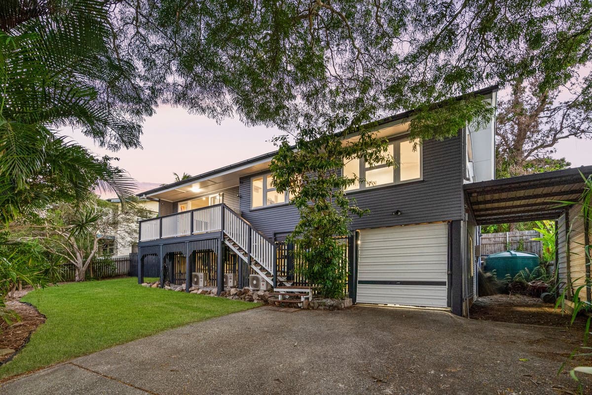 82 Ringrose Street, Stafford Heights, Stafford Heights — photo 1 of 5