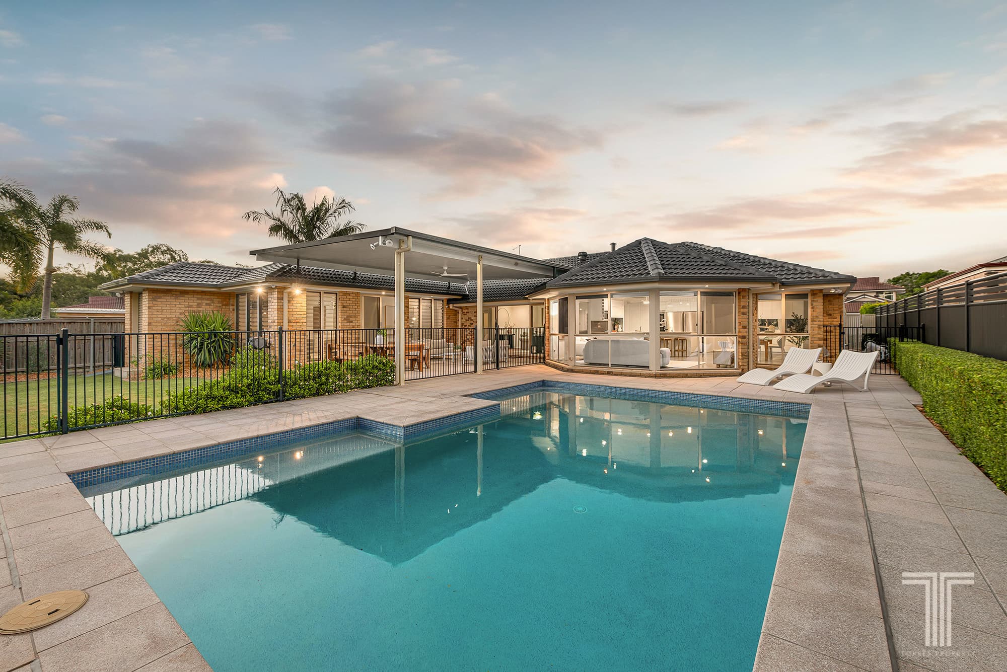 6 Turnberry Place, Carindale, Carindale — photo 1 of 5