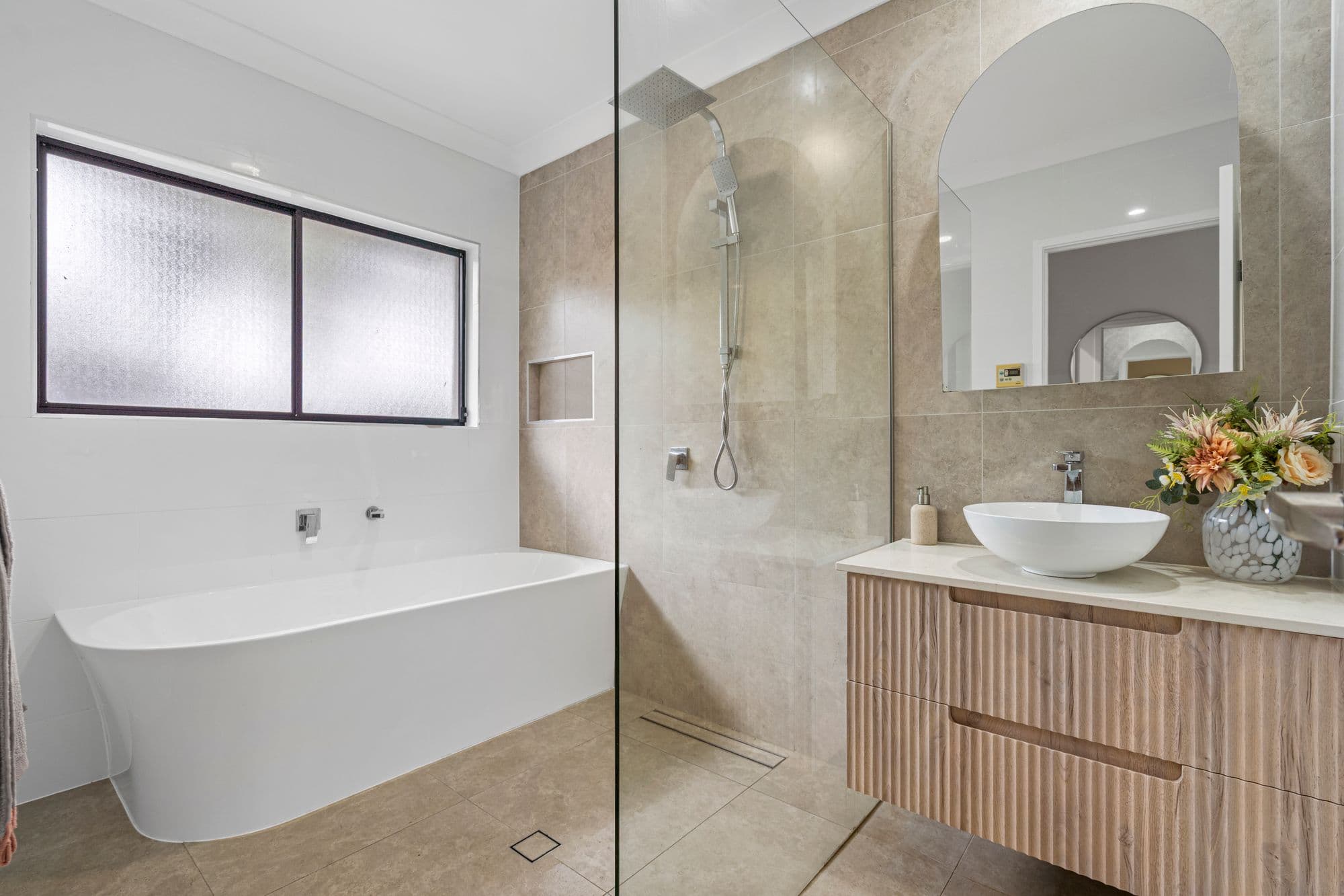 9 Maidenwell Road, Ormeau — photo 1 of 5