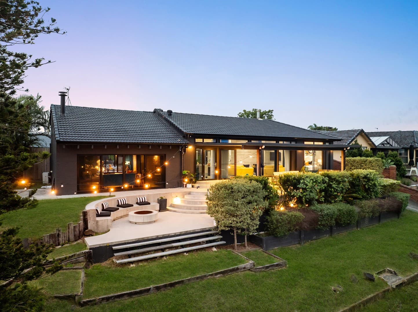 6 Chale Court, Bundall - Image 1