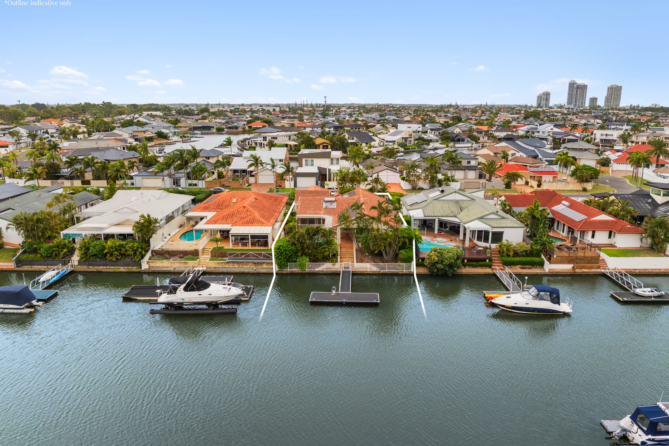 89 Pebble Beach Drive, Runaway Bay, Runaway Bay — photo 1 of 7