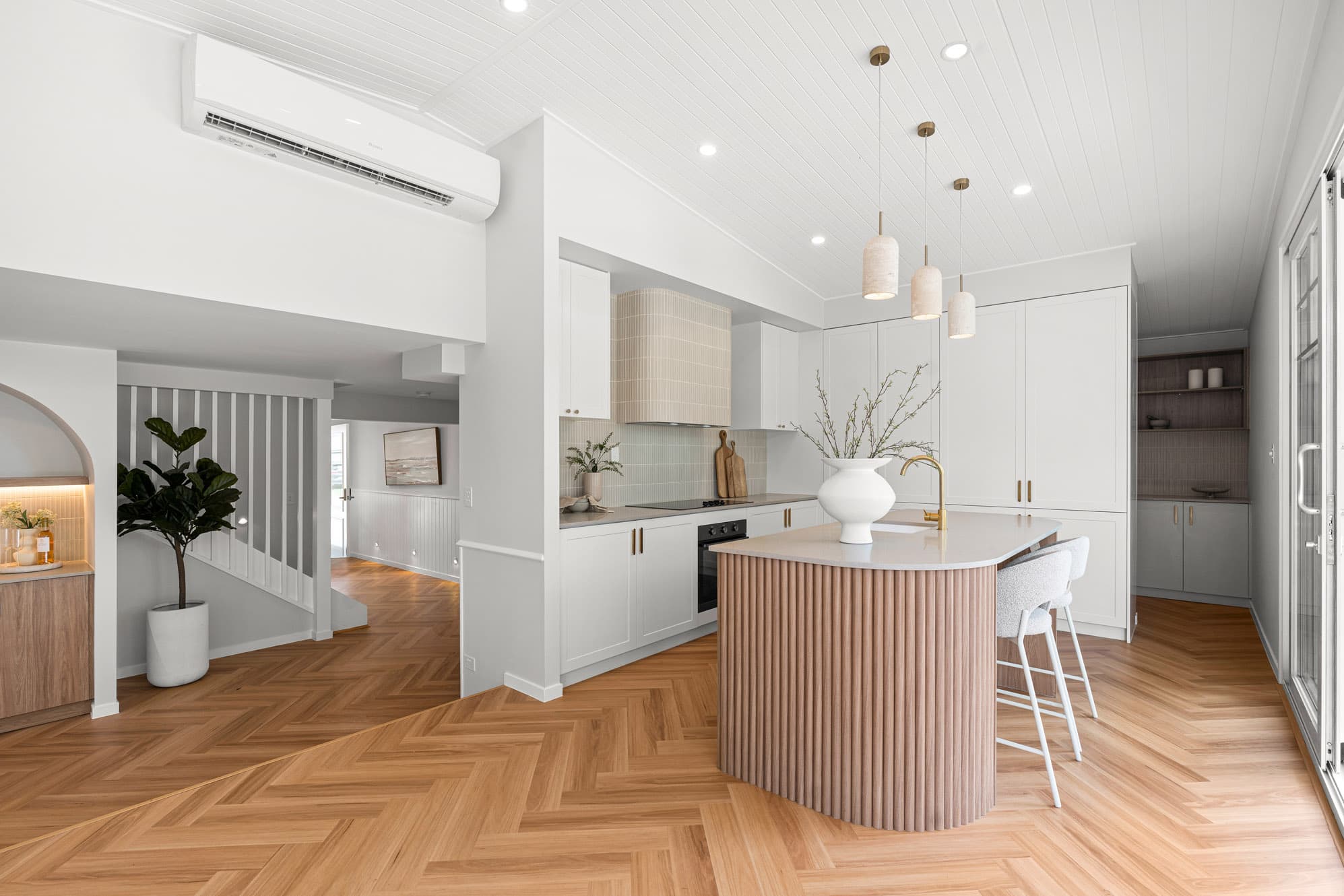 32 Graduate Street, Manly West, Manly West — photo 1 of 5