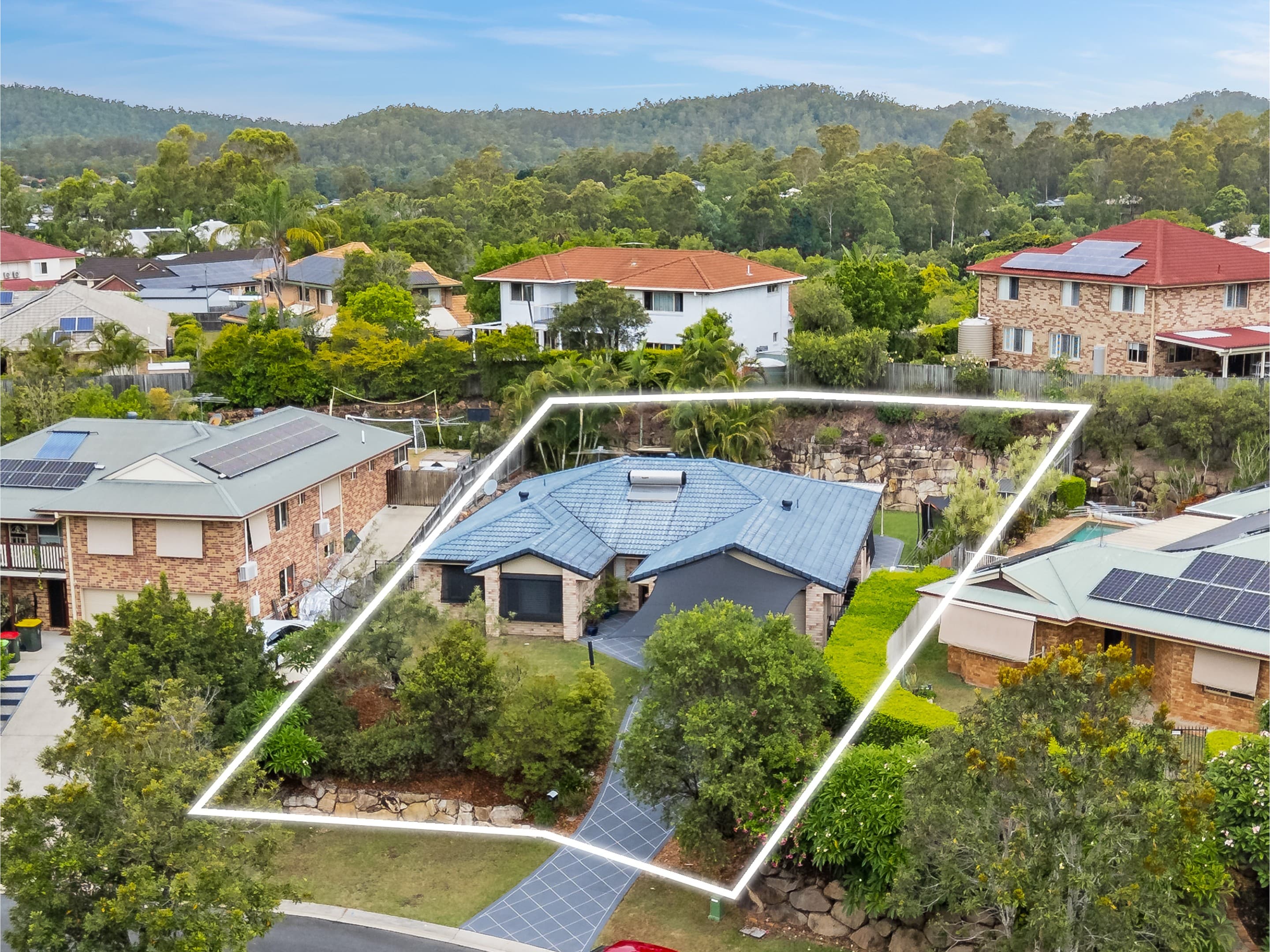 16 Fortrose Place, Ferny Grove, Ferny Grove — photo 1 of 5