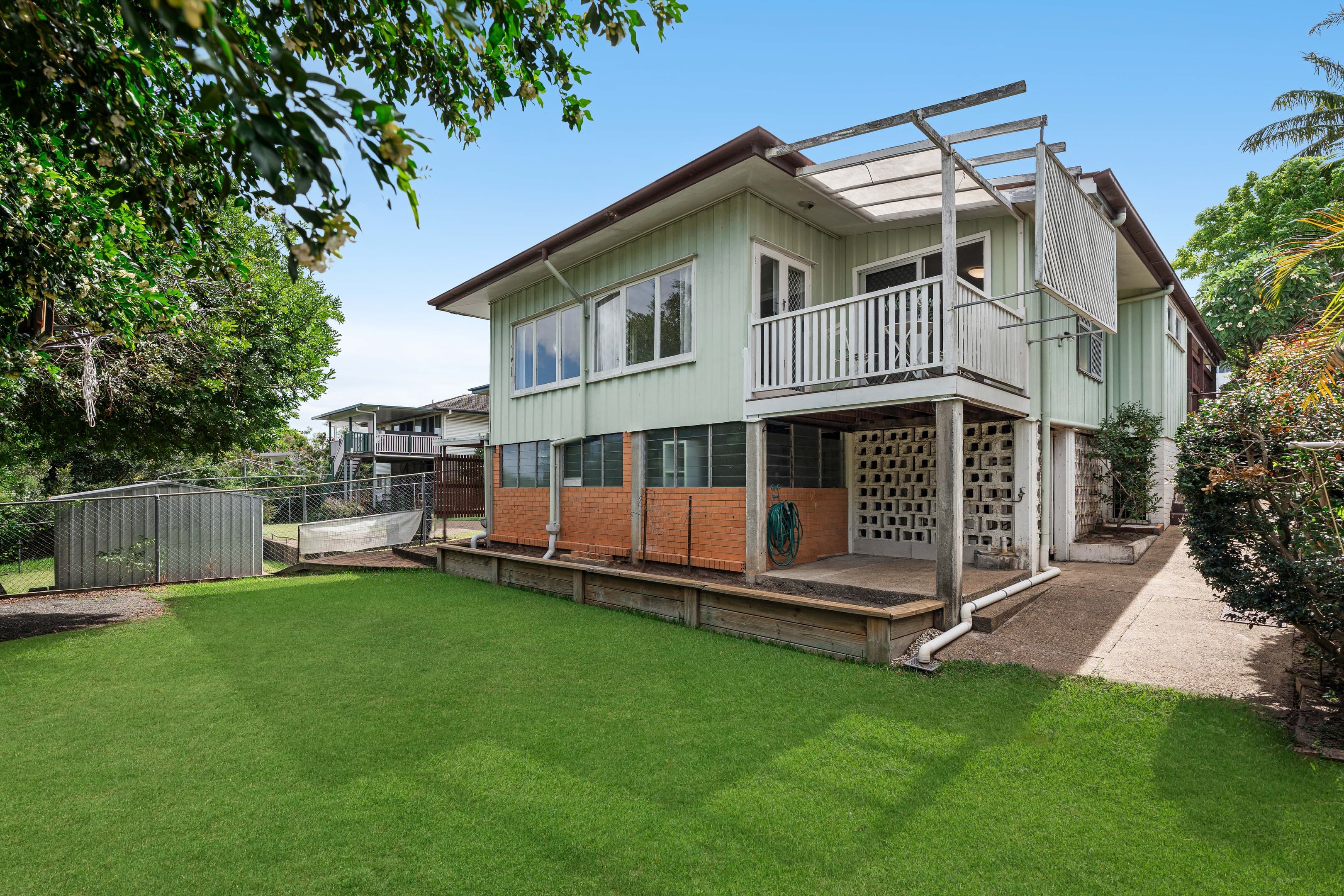 154 Raeburn Street, Manly West — photo 1 of 5