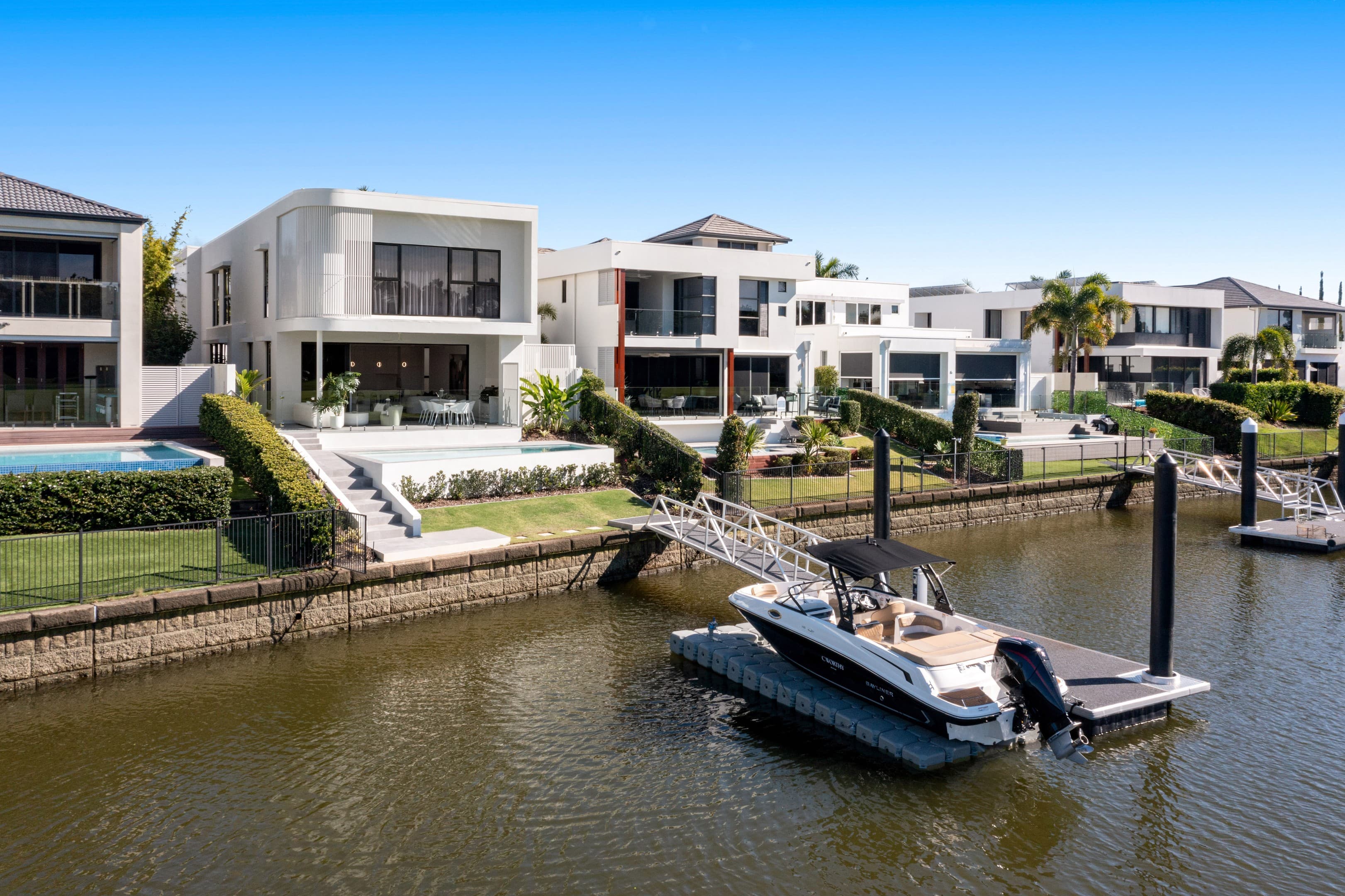 7667 Fairway Boulevard, Hope Island, Hope Island — photo 1 of 5